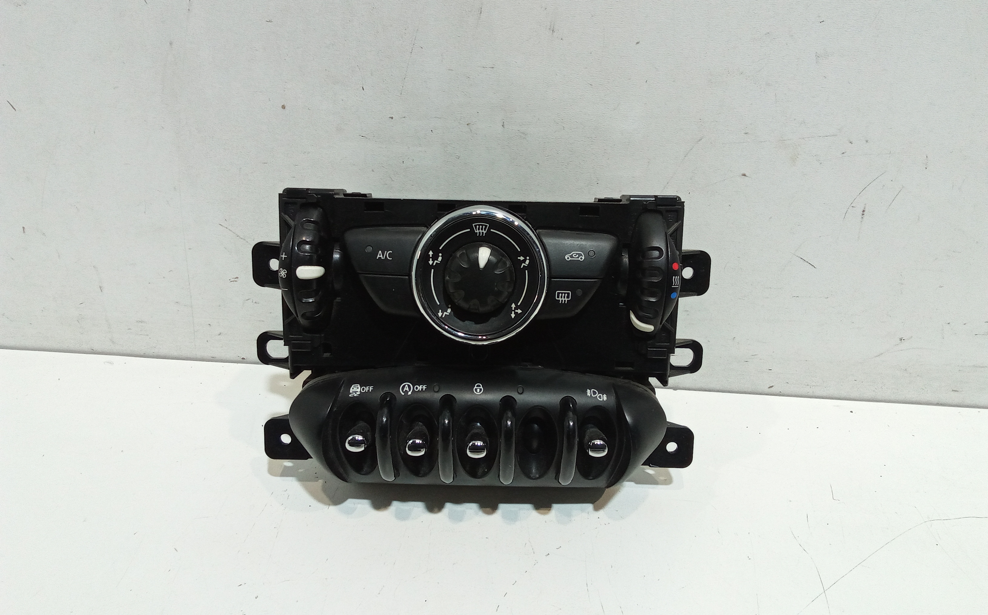 Blocco Comando Climatizzazione 64113457397 Usato