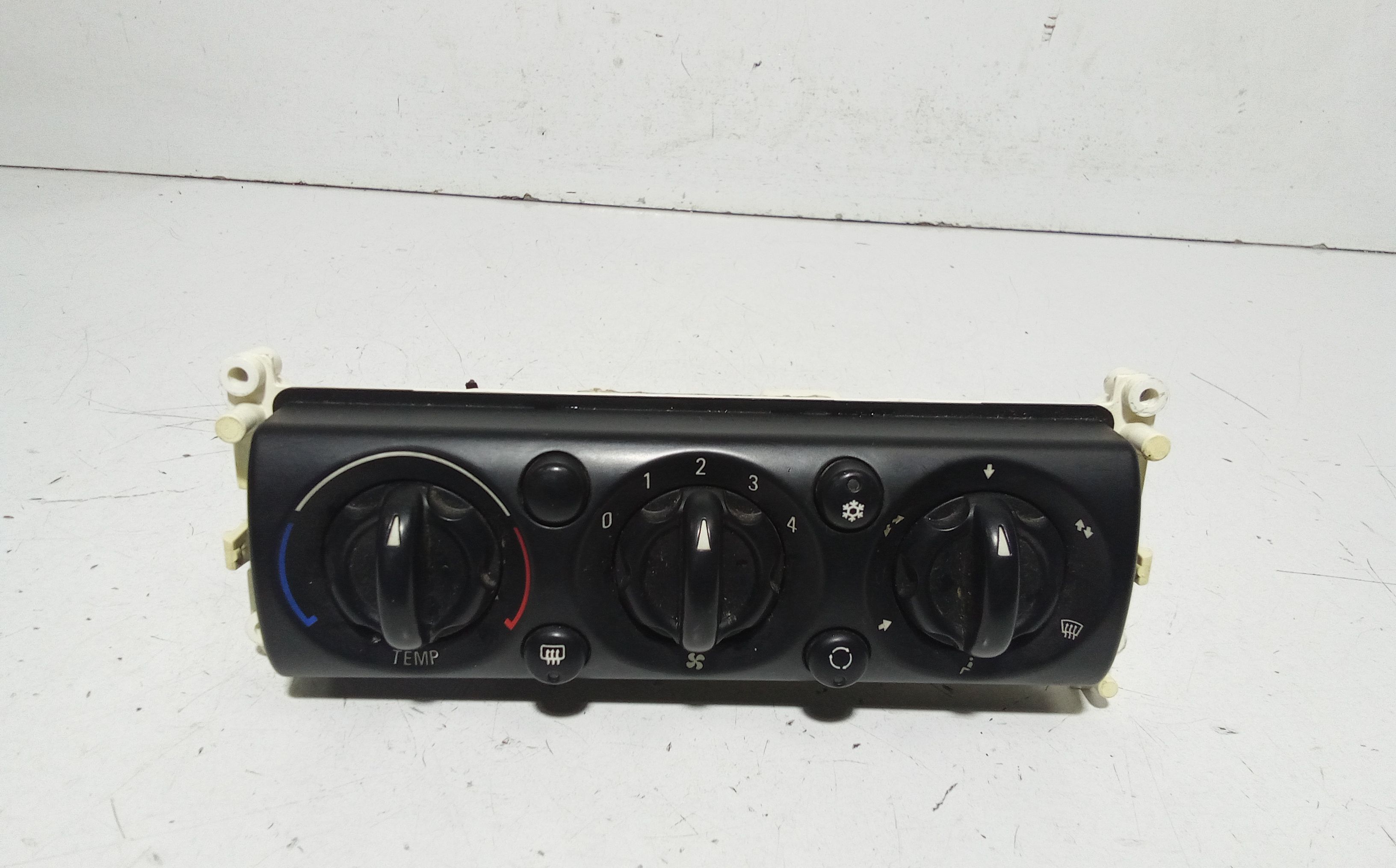Blocco Comando Climatizzazione 64111502212 Usato