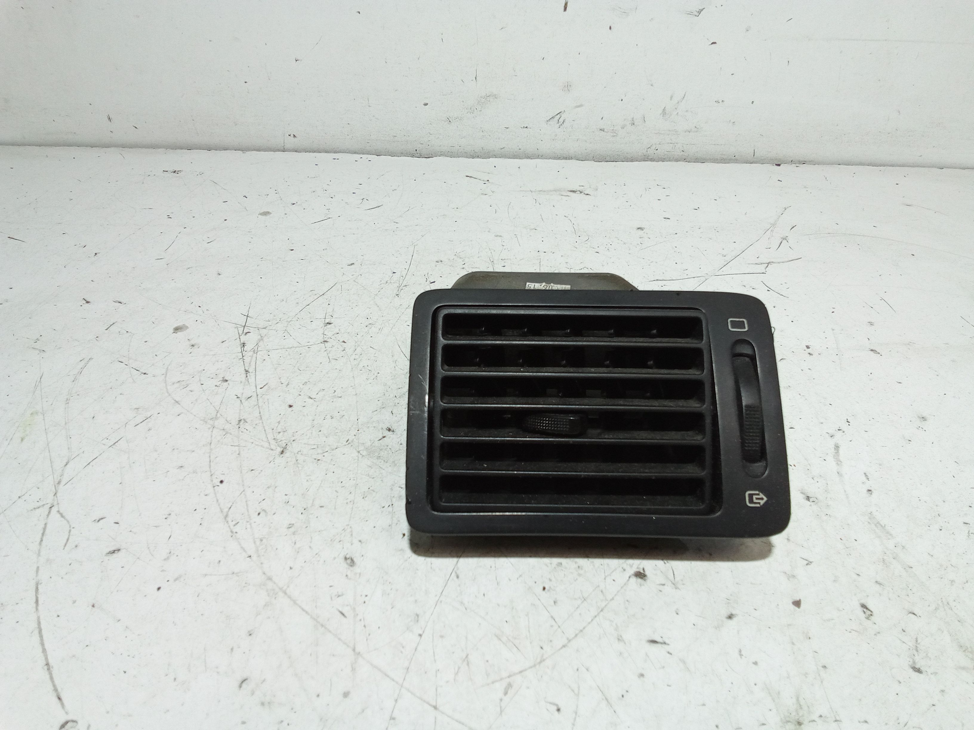 Condotto Aria Bocchette Lat. Cruscotto Sinistro 6447YQ Usato