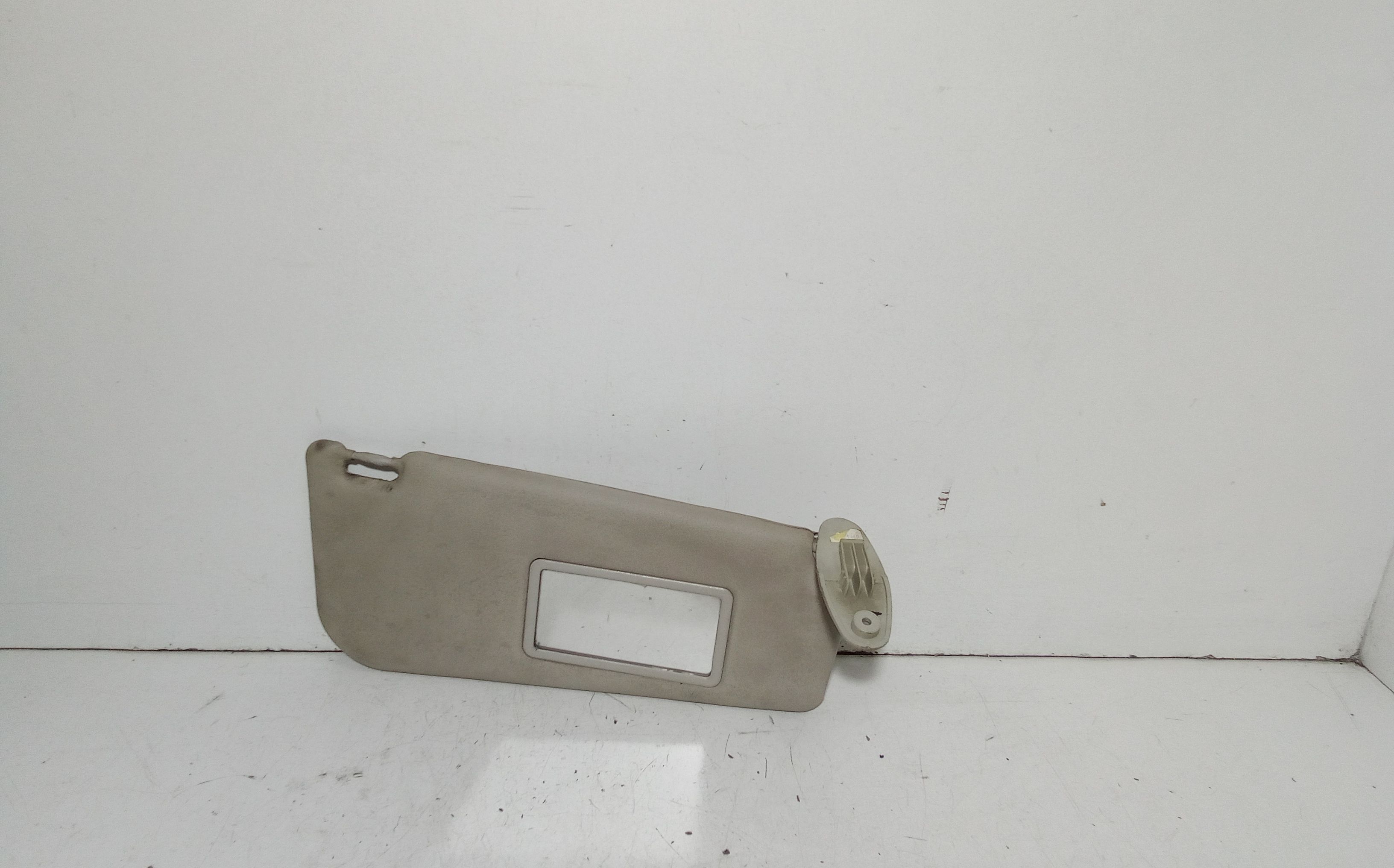 Aletta Parasole Parabrezza Destro 735338206 Usato