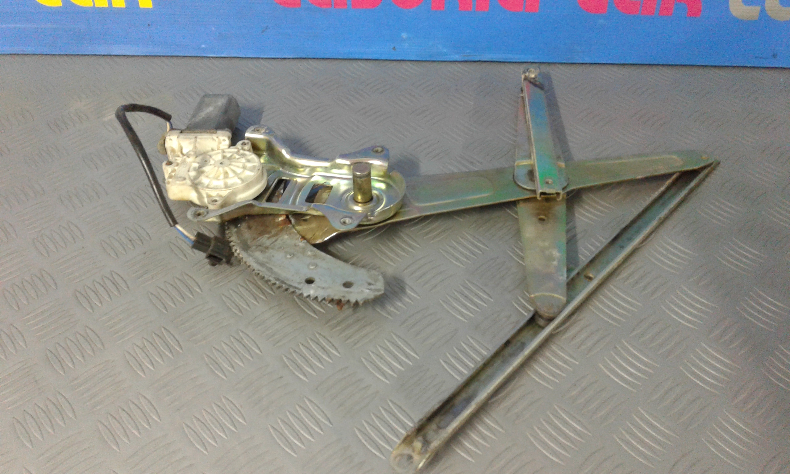 Alzacristallo Porta Ant. Destro Usato