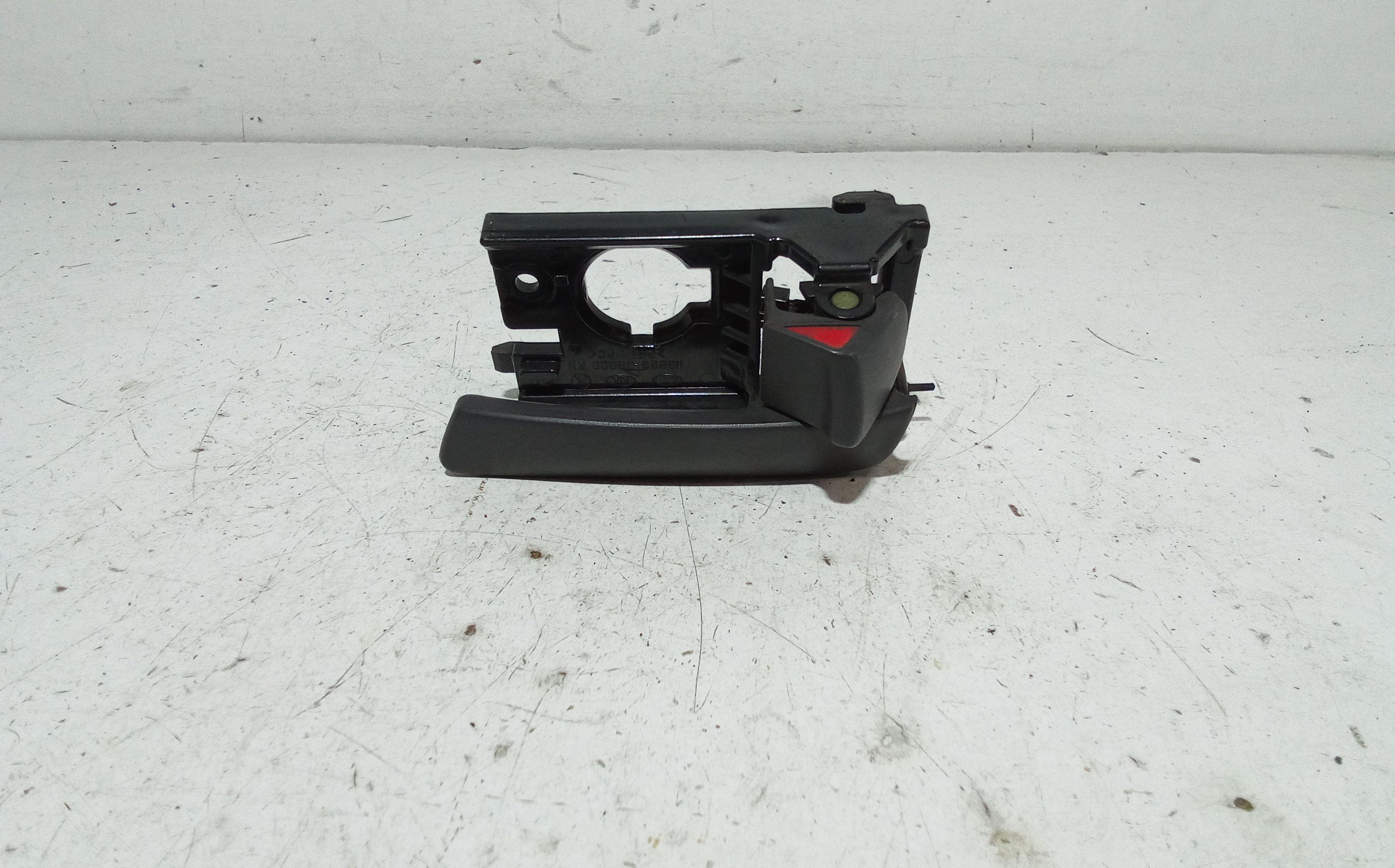 Maniglia Int. Apertura Porta Post. Destro 836201G000RU Usato