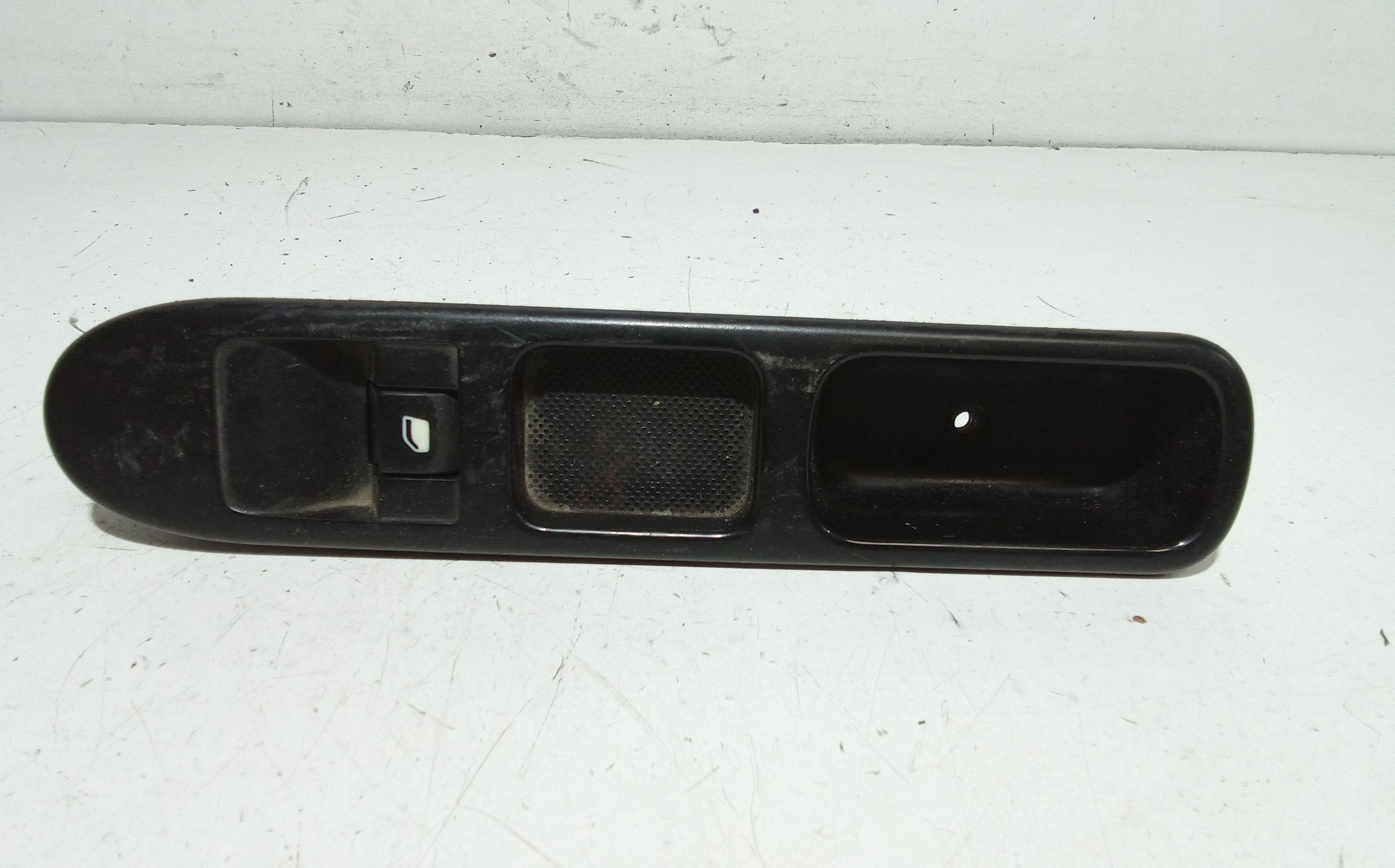 Interruttore Alzacristalli Porta Ant. Destro Usato