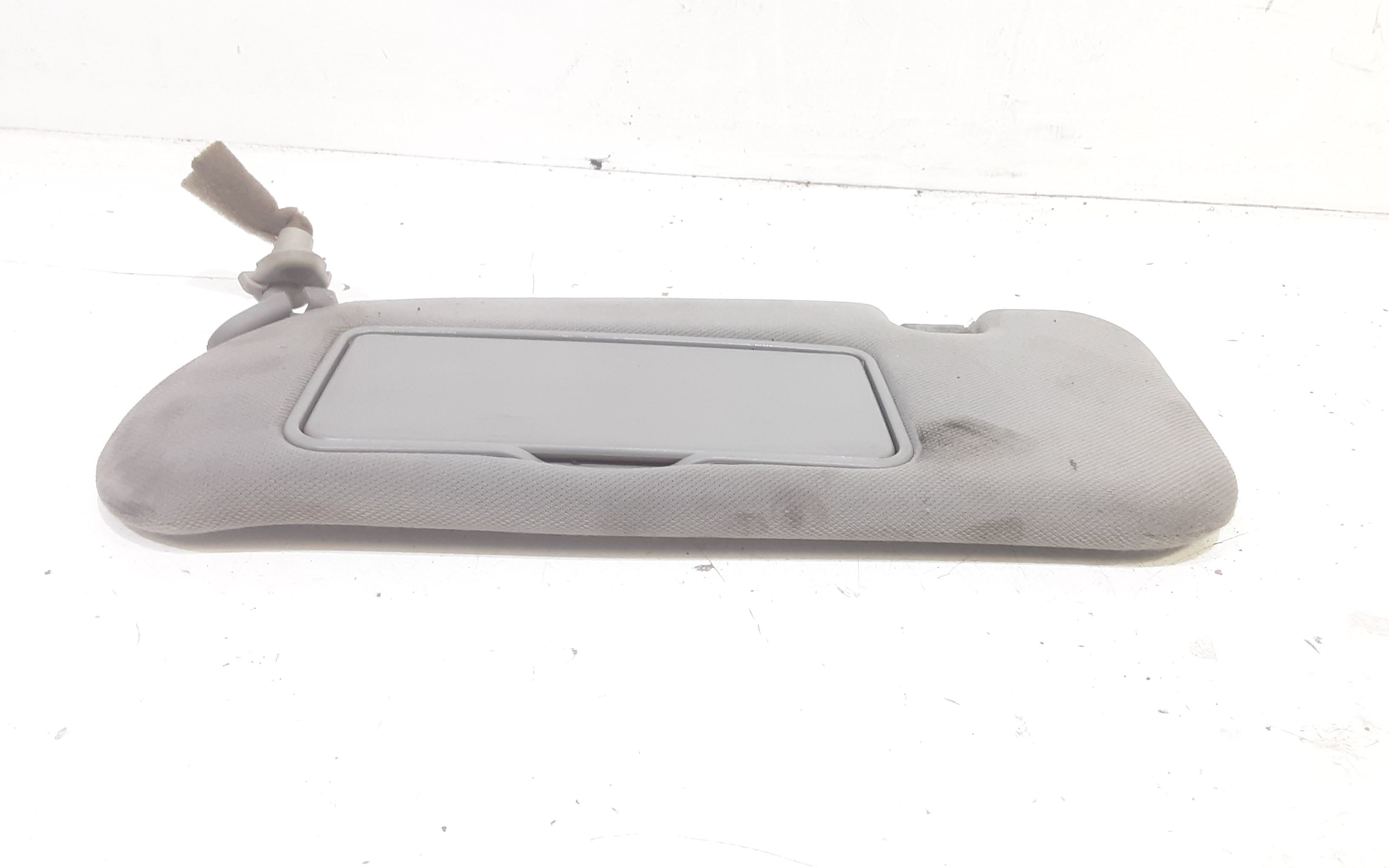 Aletta Parasole Parabrezza Sinistro 852033E01044 Usato