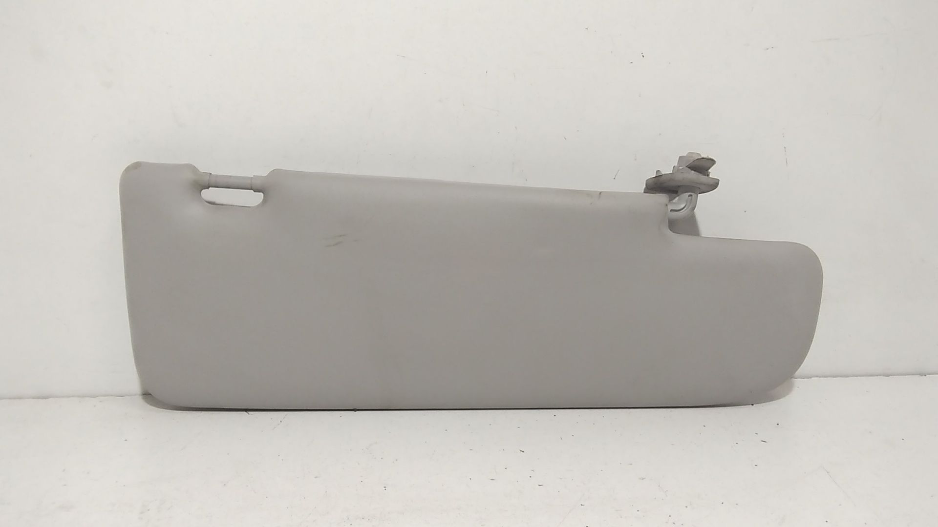 Aletta Parasole Parabrezza Sinistro 735660550 Usato