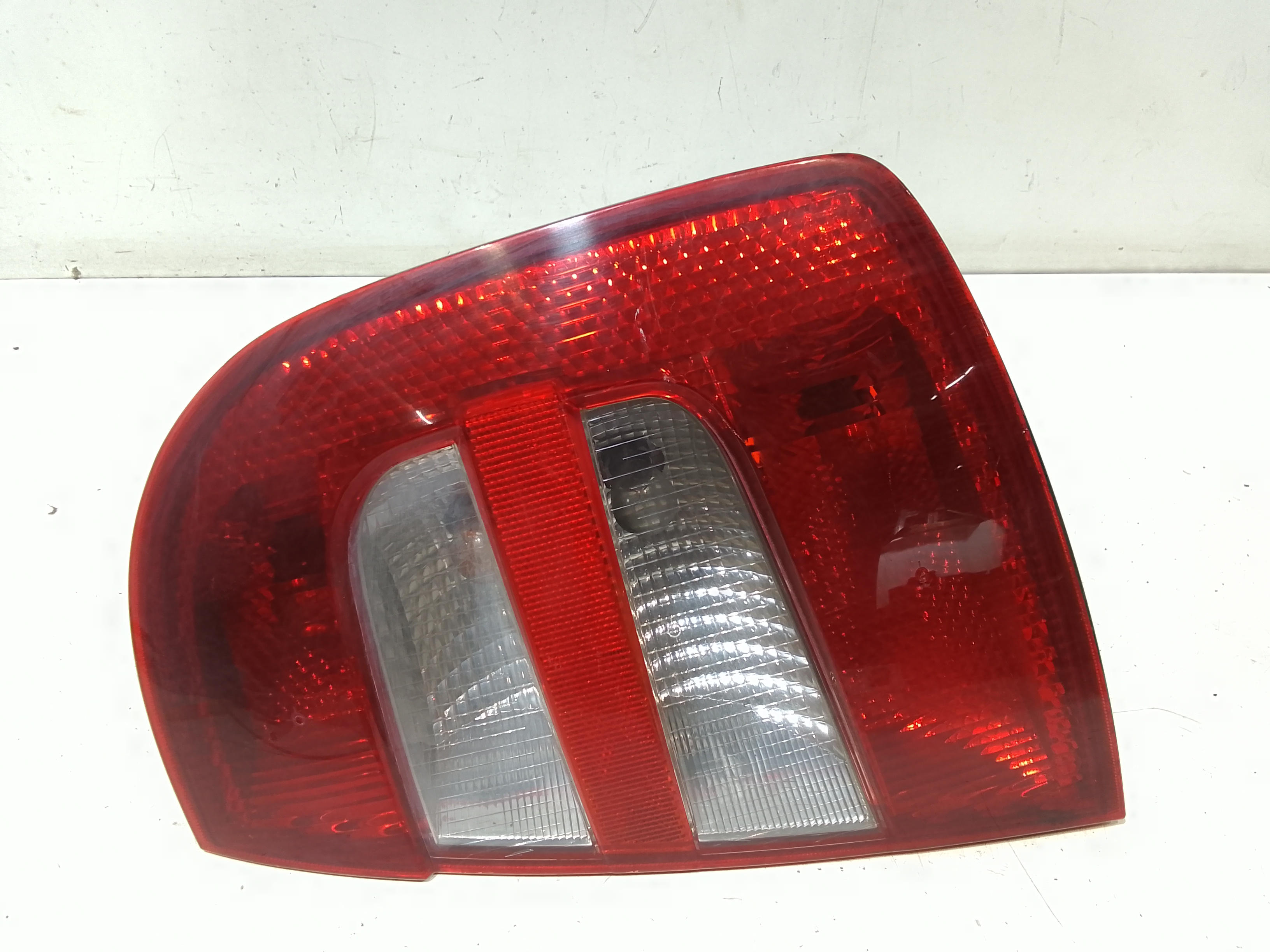 Fanale Post. Destro 6Y6945112C Usato