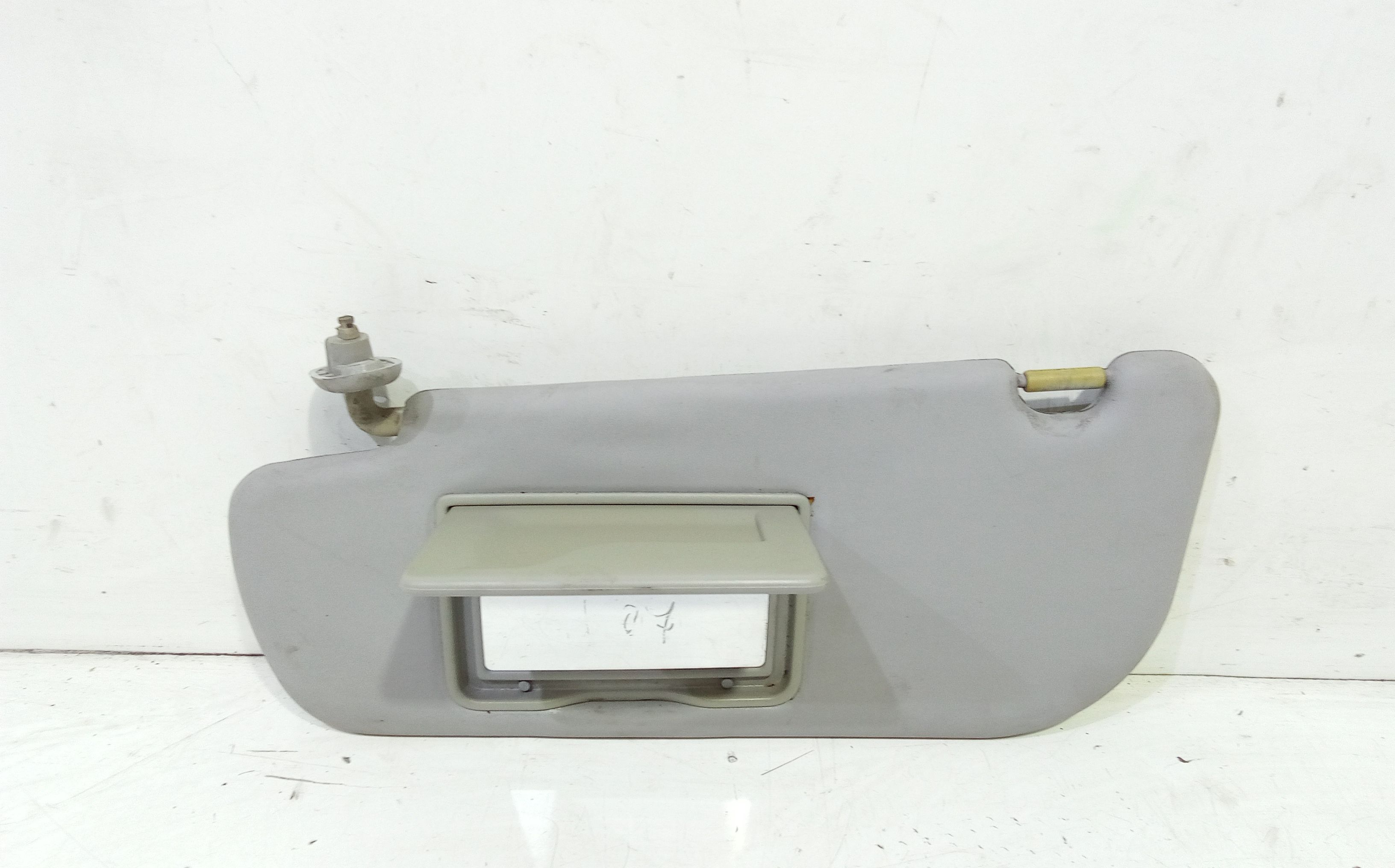 Aletta Parasole Parabrezza Sinistro 8521007130MG Usato