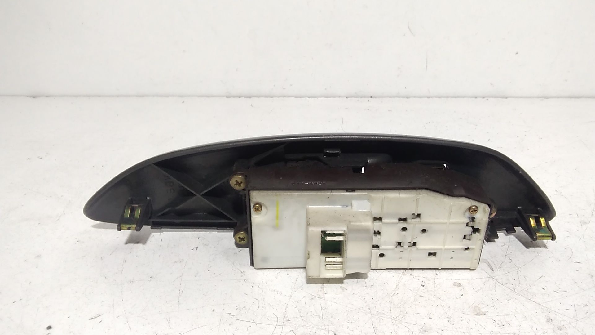 Interruttore Alzacristalli Porta Ant. Sinistro 8482010100 Usato