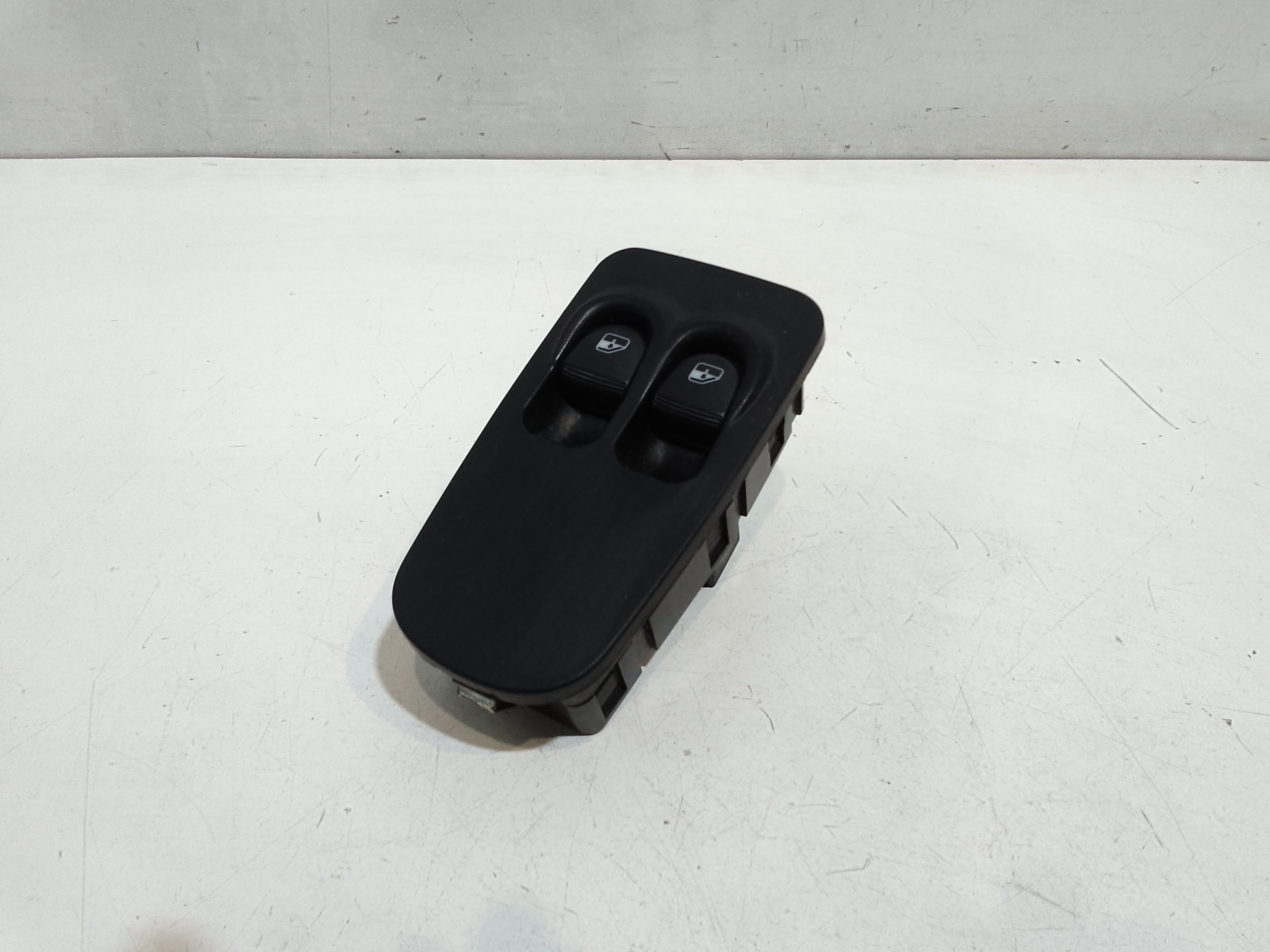 Interruttore Alzacristalli Porta Ant. Sinistro Usato