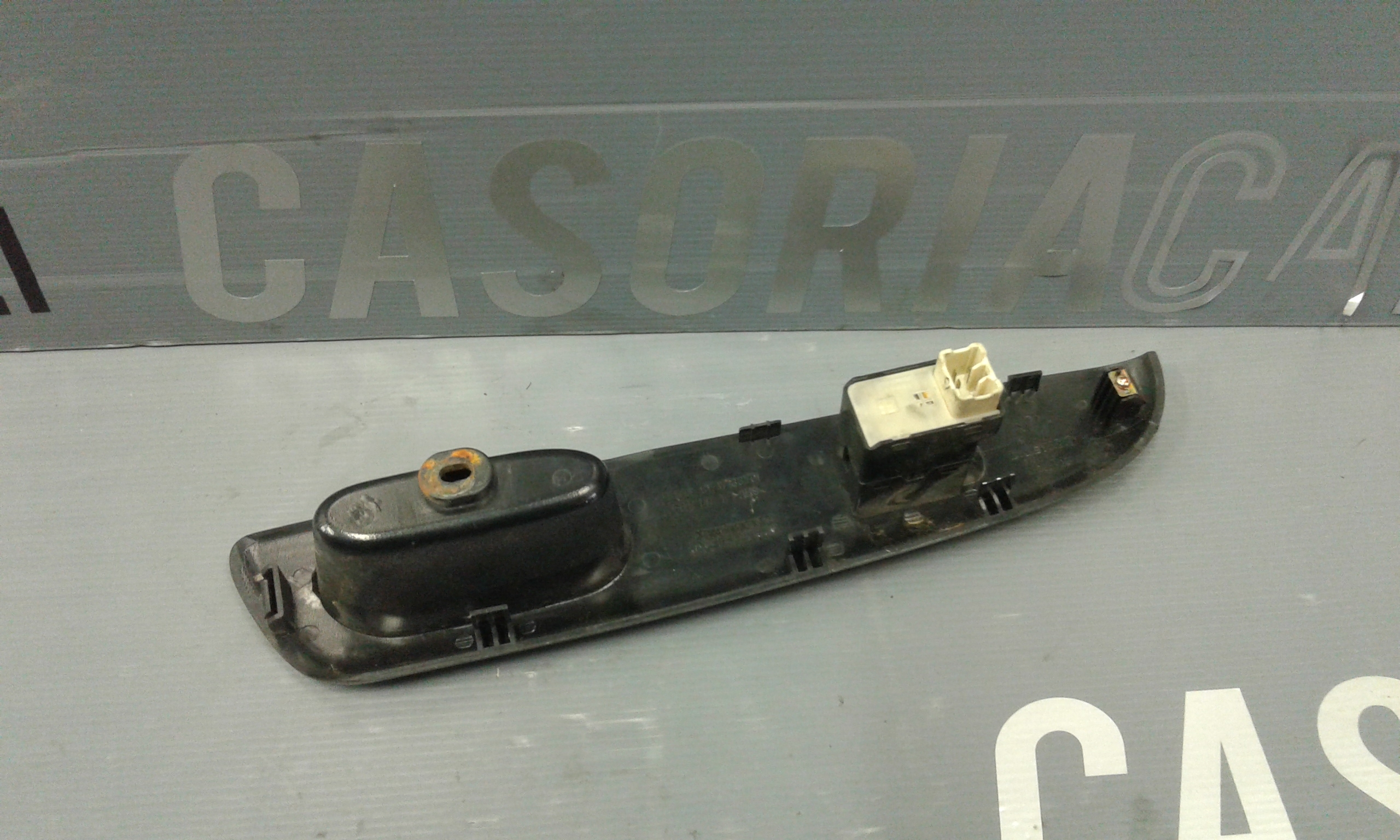 Interruttore Alzacristalli Porta Ant. Destro Usato