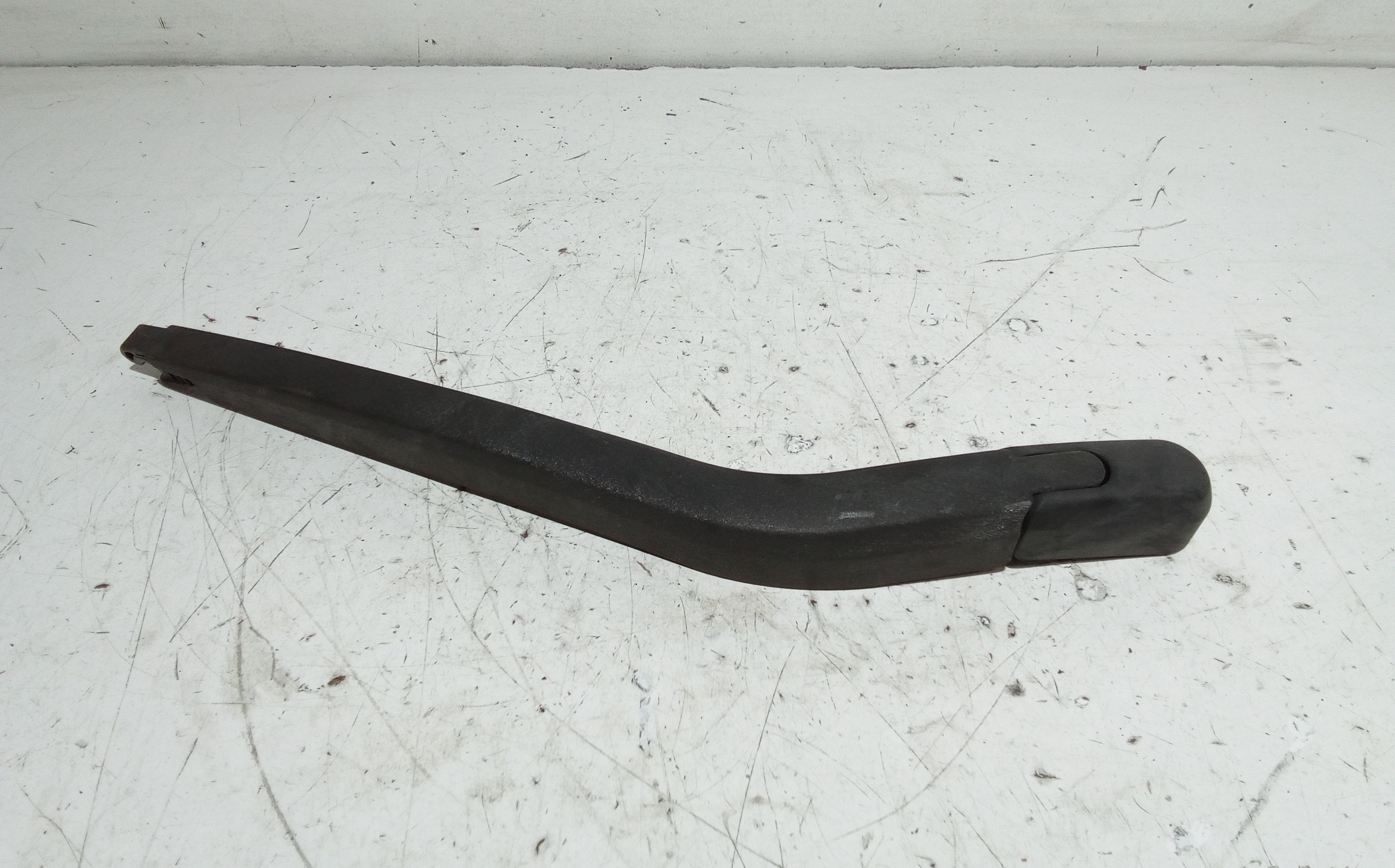 Braccio Tergilunotto 988151J000 Usato