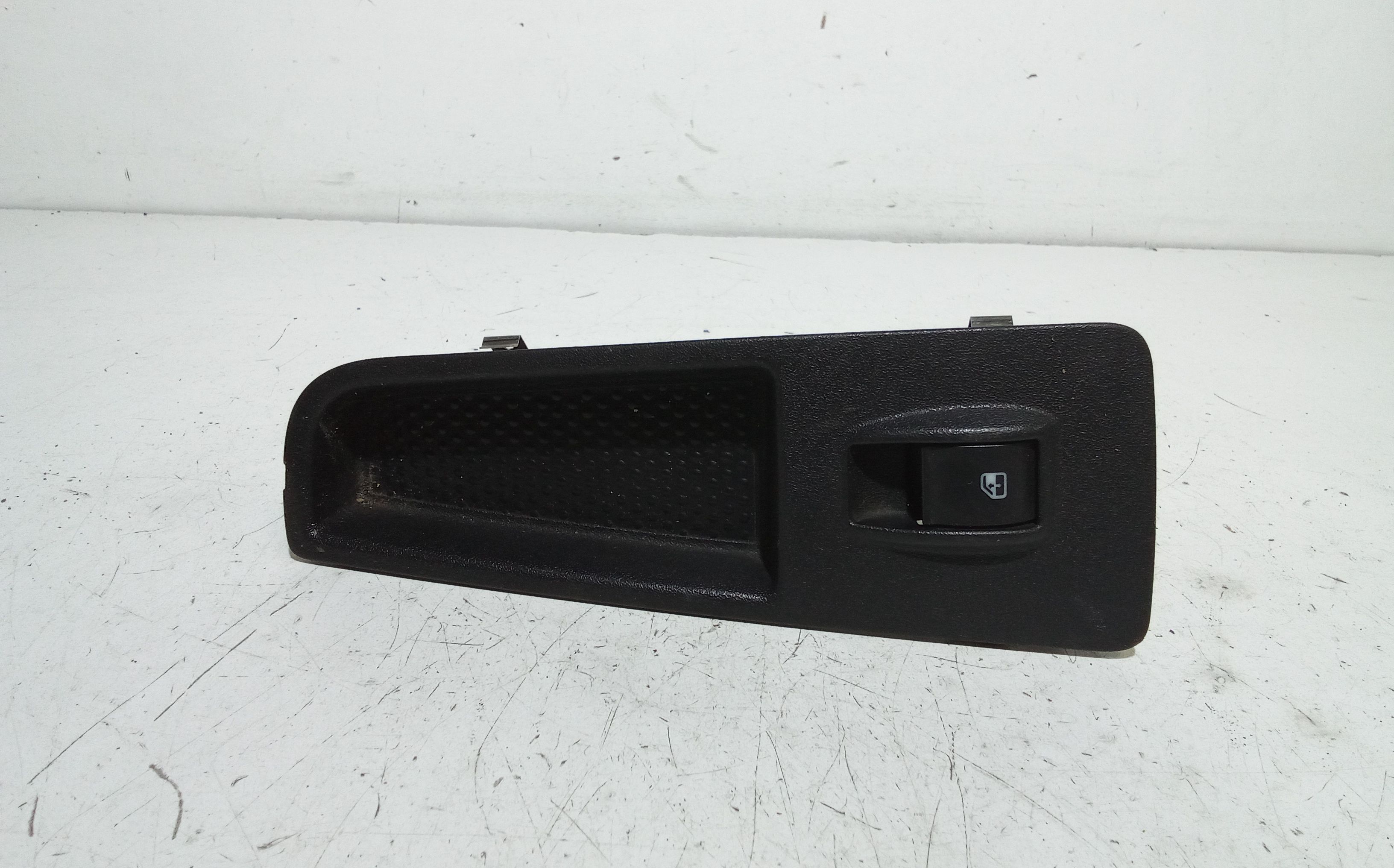 Interruttore Alzacristalli Porta Ant. Destro Usato