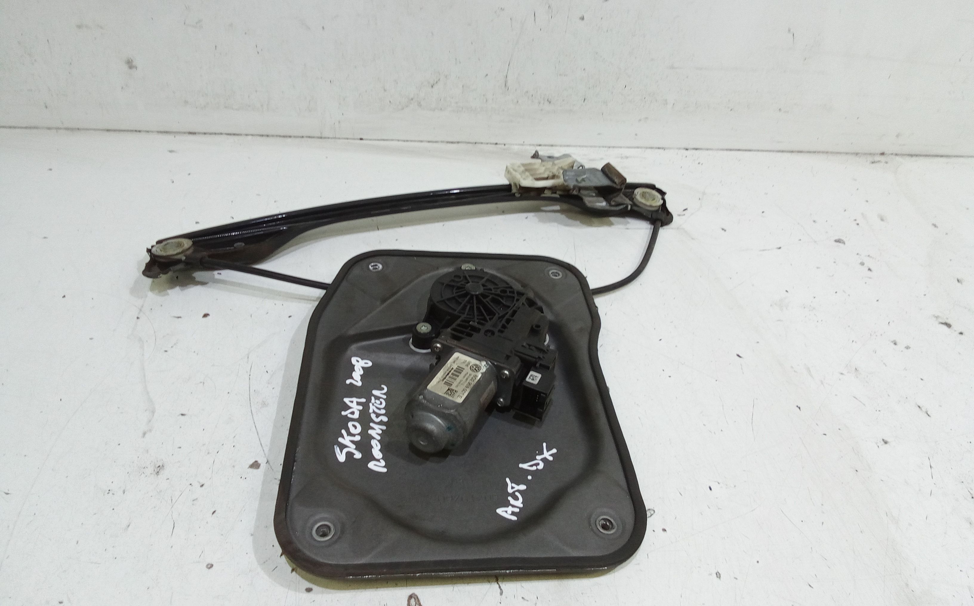 Alzacristallo Porta Ant. Destro 5J7837402 Usato