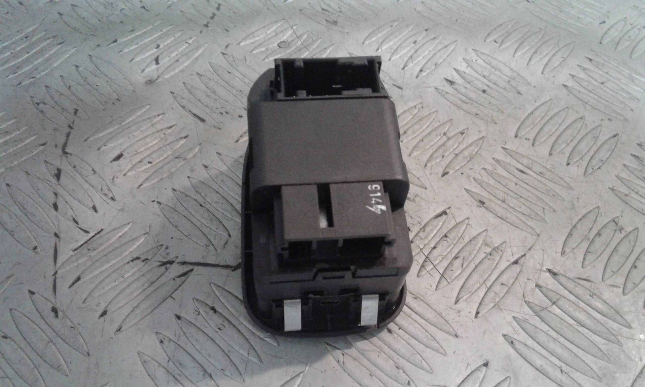 Interruttore Alzacristalli Porta Ant. Sinistro Usato