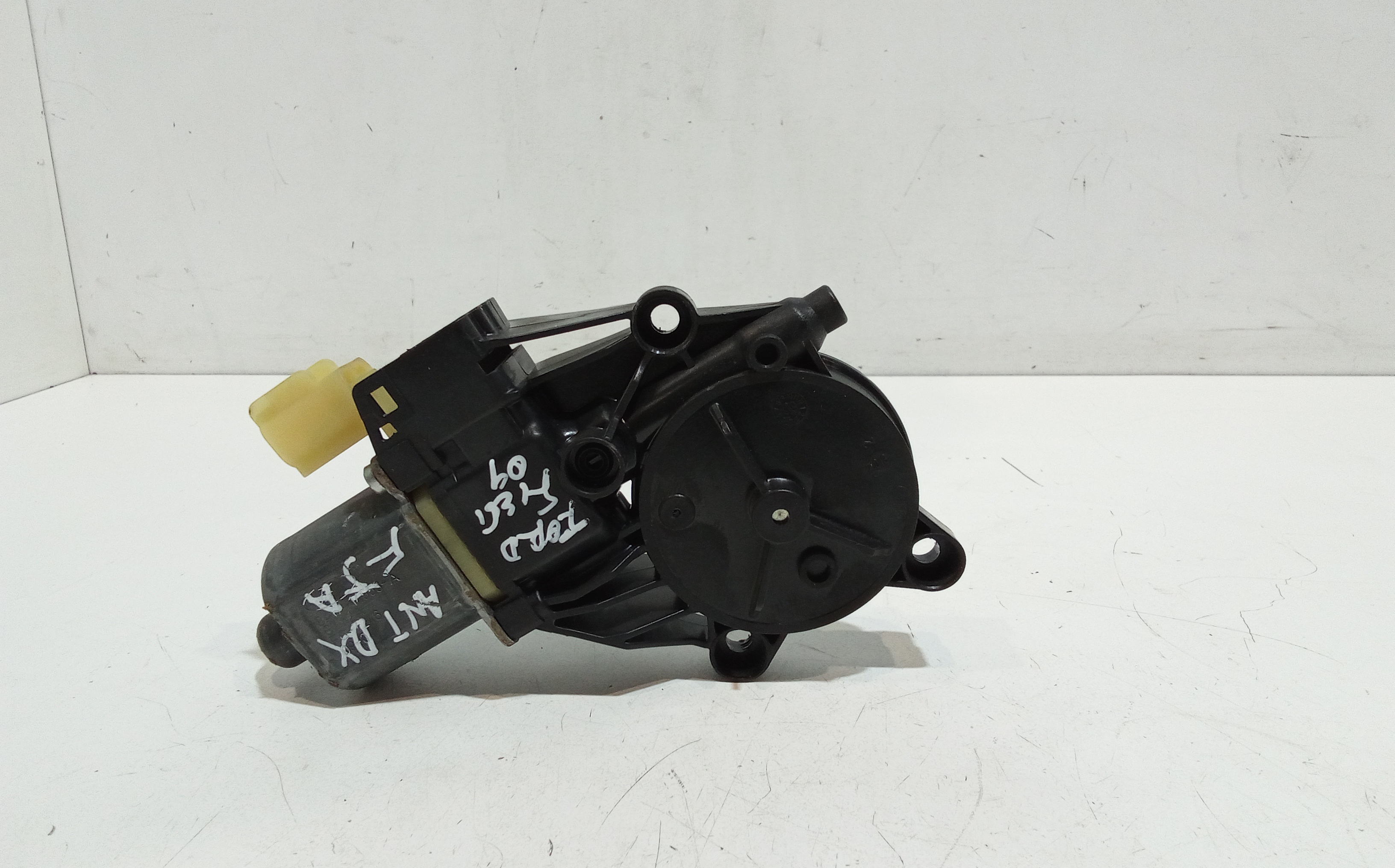 Motorino Alzacristallo Porta Ant. Destro 1543207 Usato