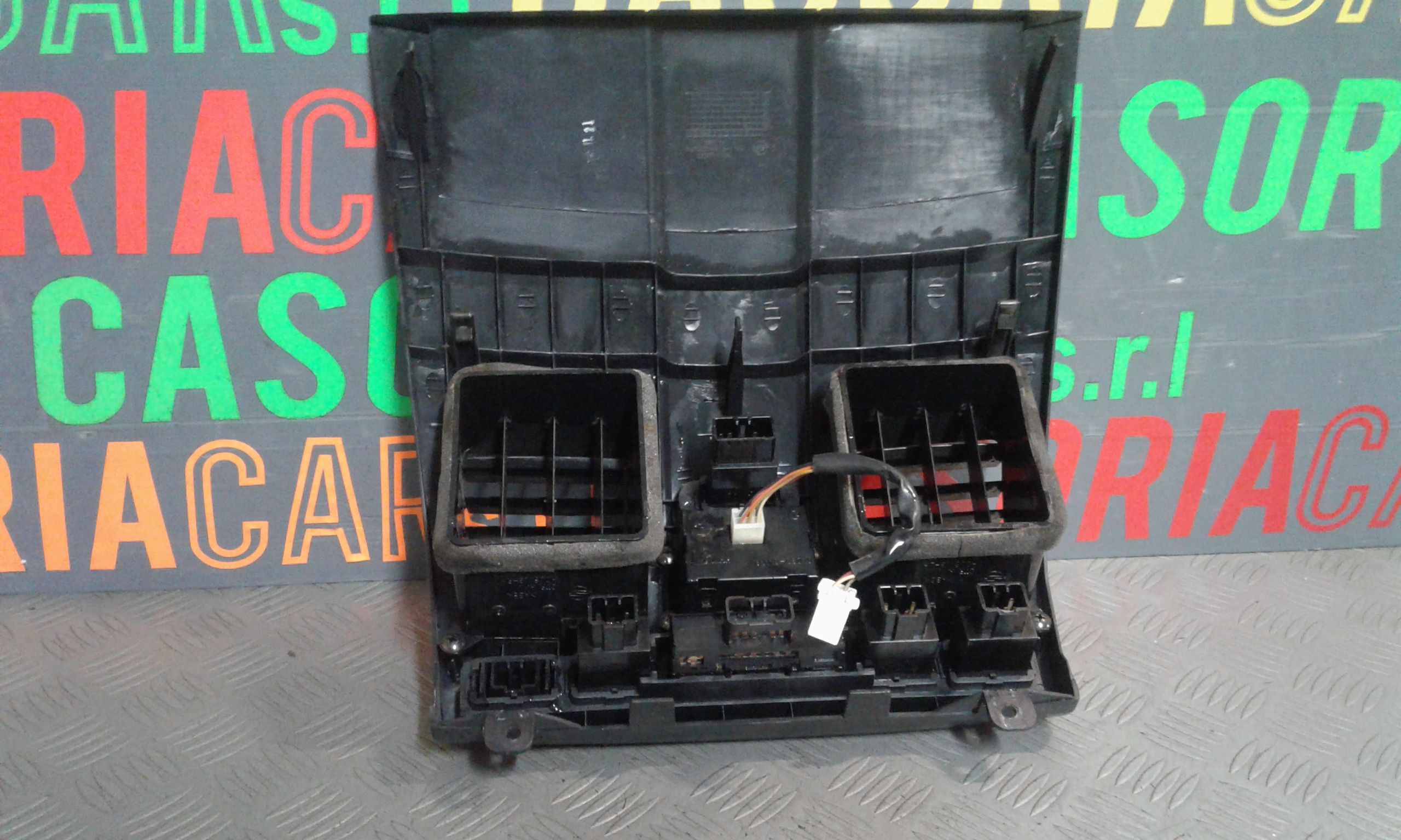 Rivestimento Centr. Cruscotto, Mascherina Portastrumenti Centr. Cruscotto Usato