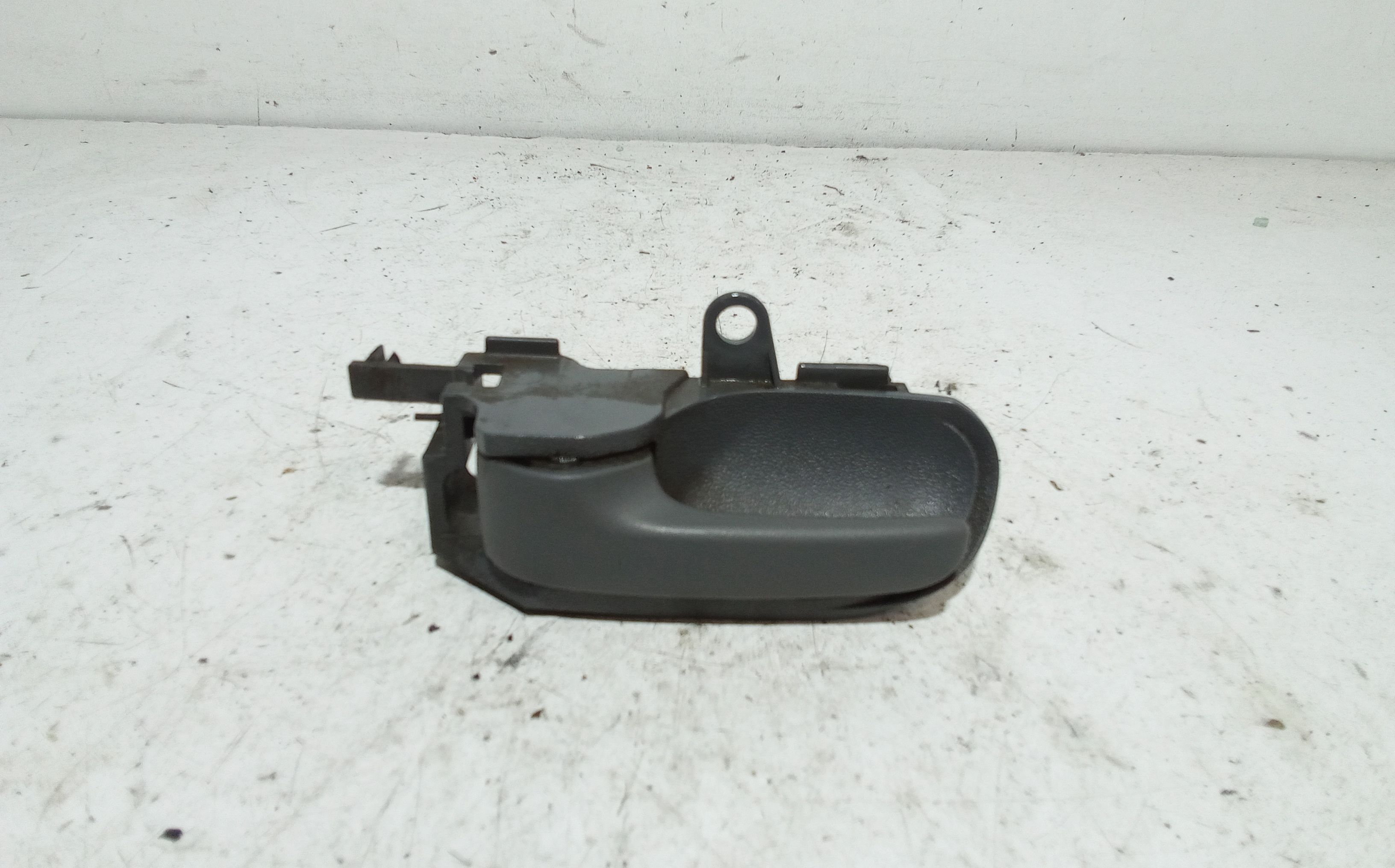 Maniglia Int. Apertura Porta Ant. Sinistro 692060D060B2 Usato