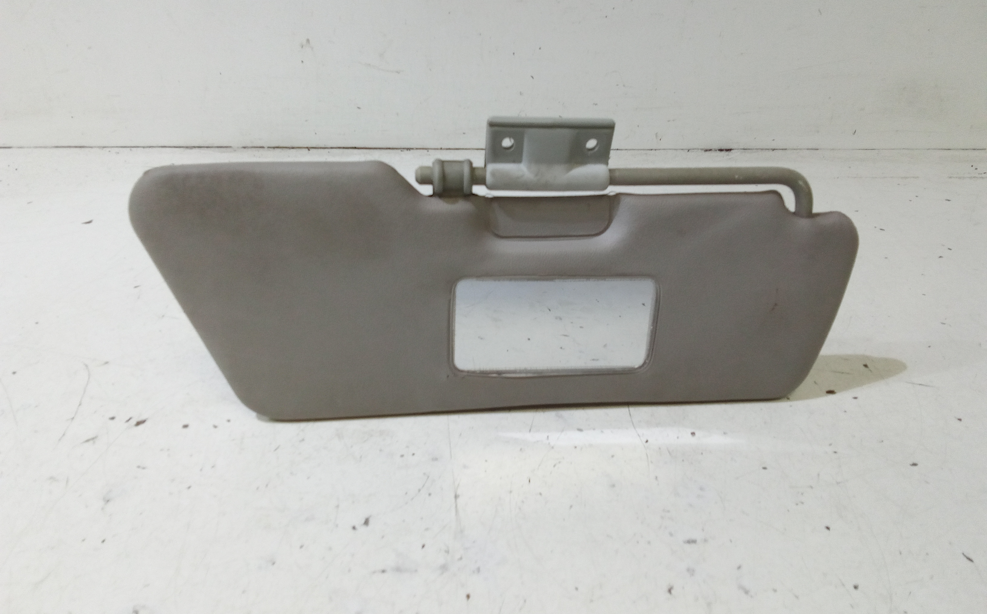 Aletta Parasole Parabrezza Destro 735244339 Usato