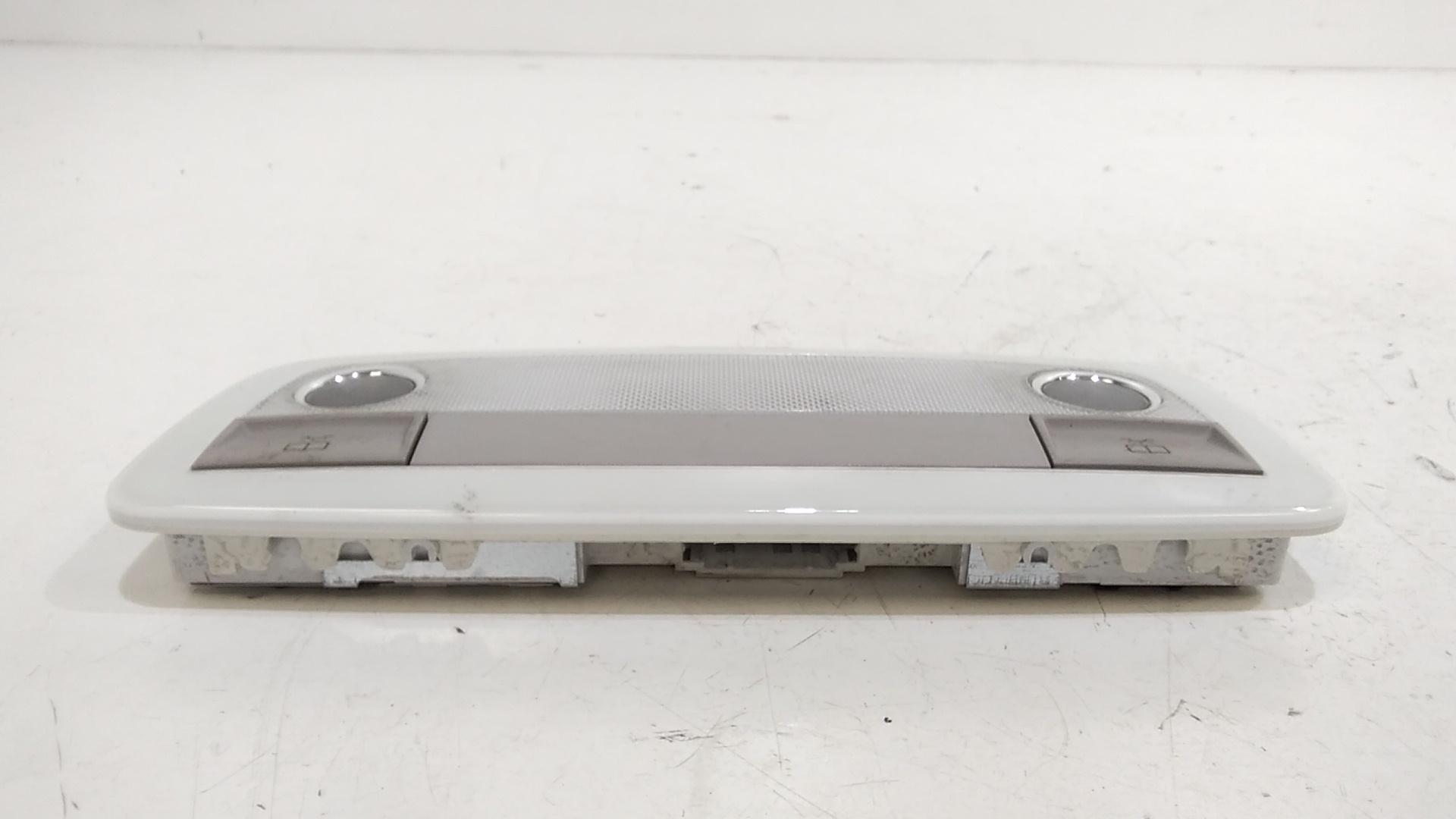 Luce Cortesia Centr. Tetto Usato