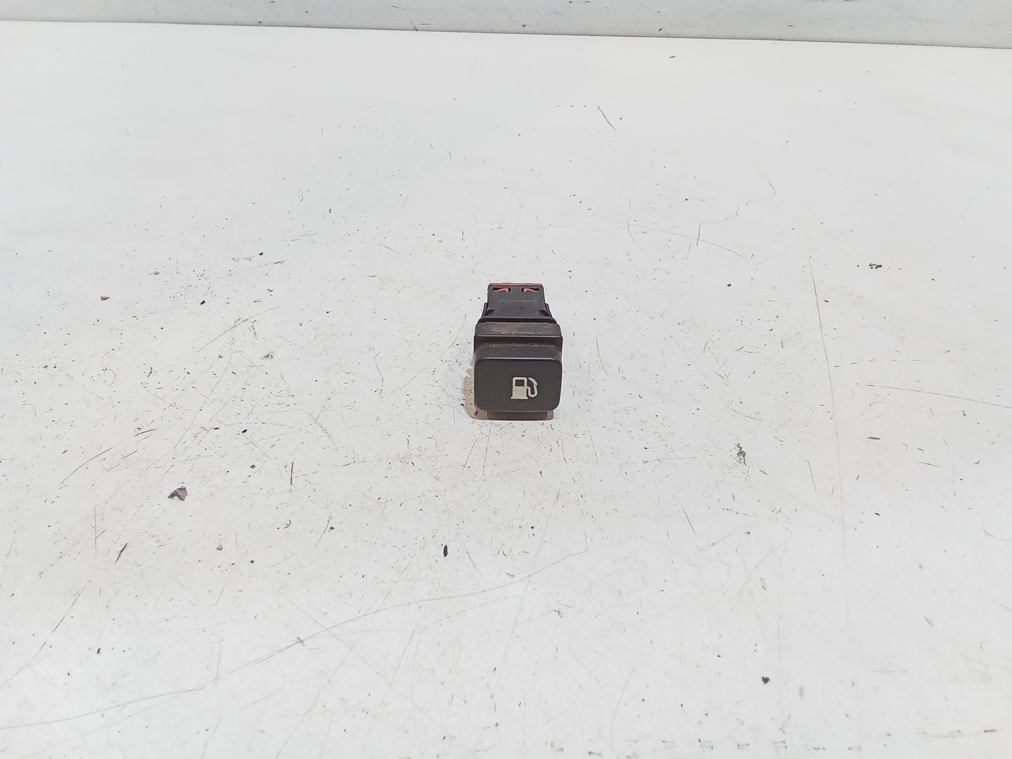 Interruttore Apertura Sportello Carburante 6554YA Usato