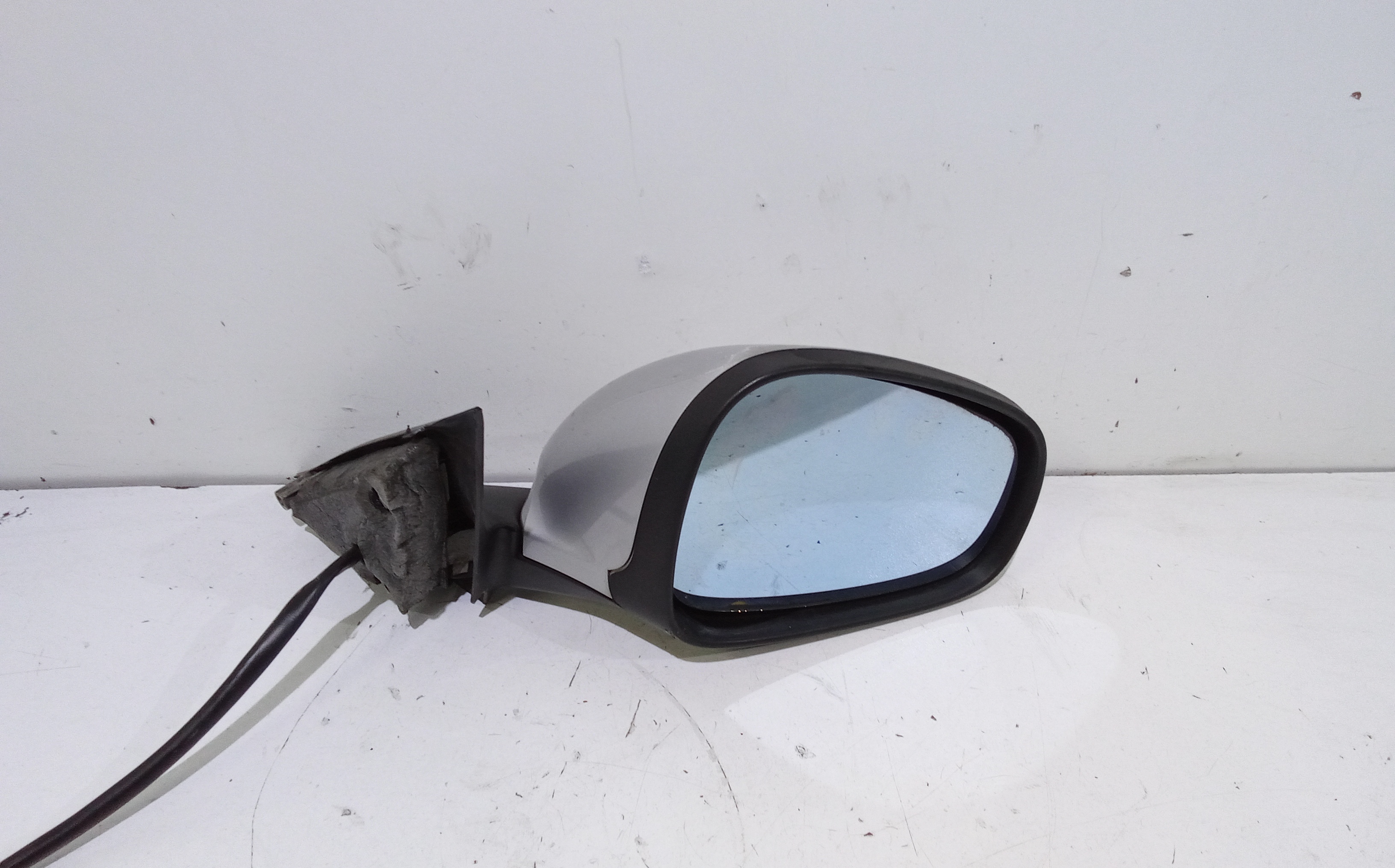 Retrovisore Est. Destro Usato