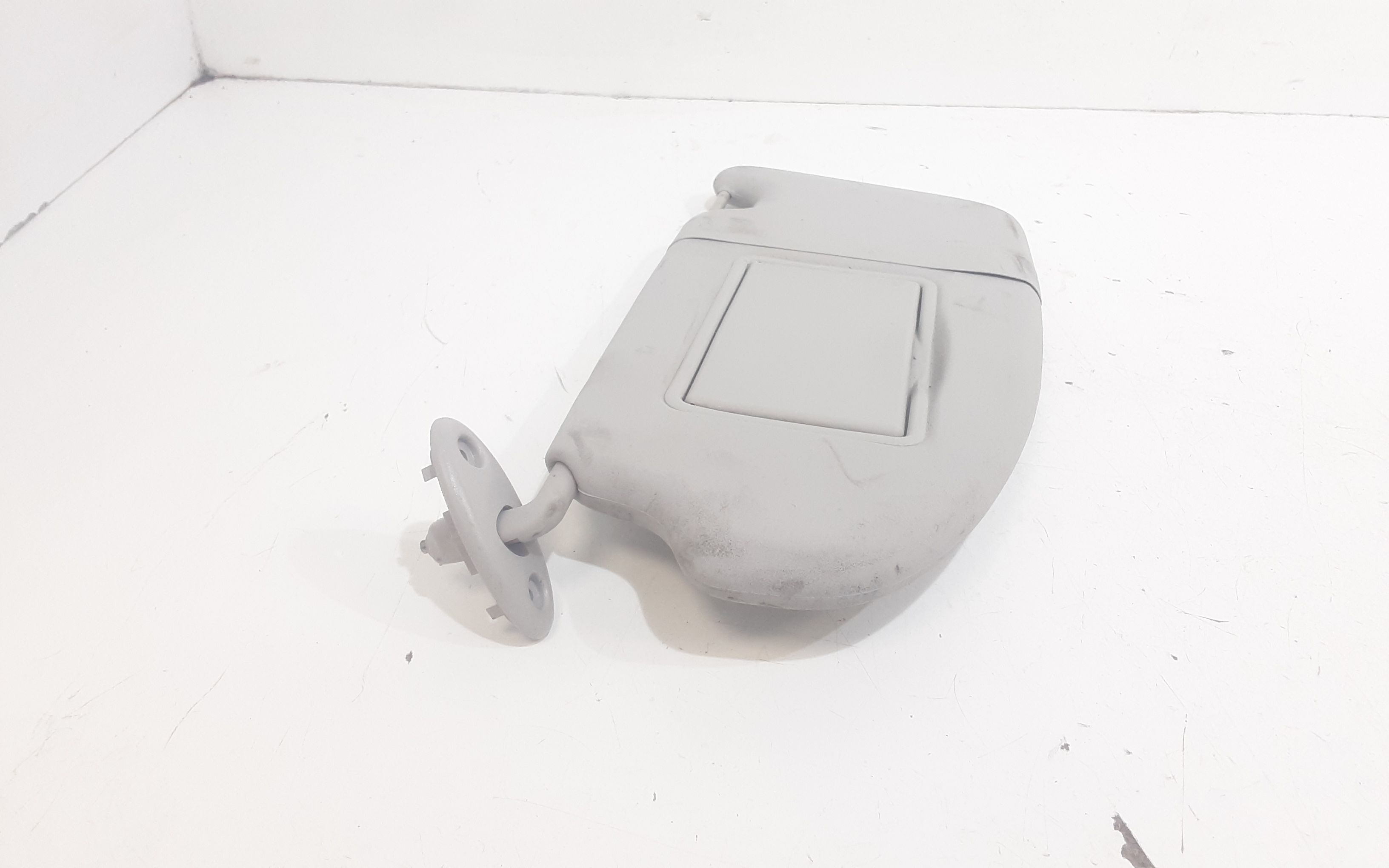 Aletta Parasole Parabrezza Sinistro 1700319 Usato