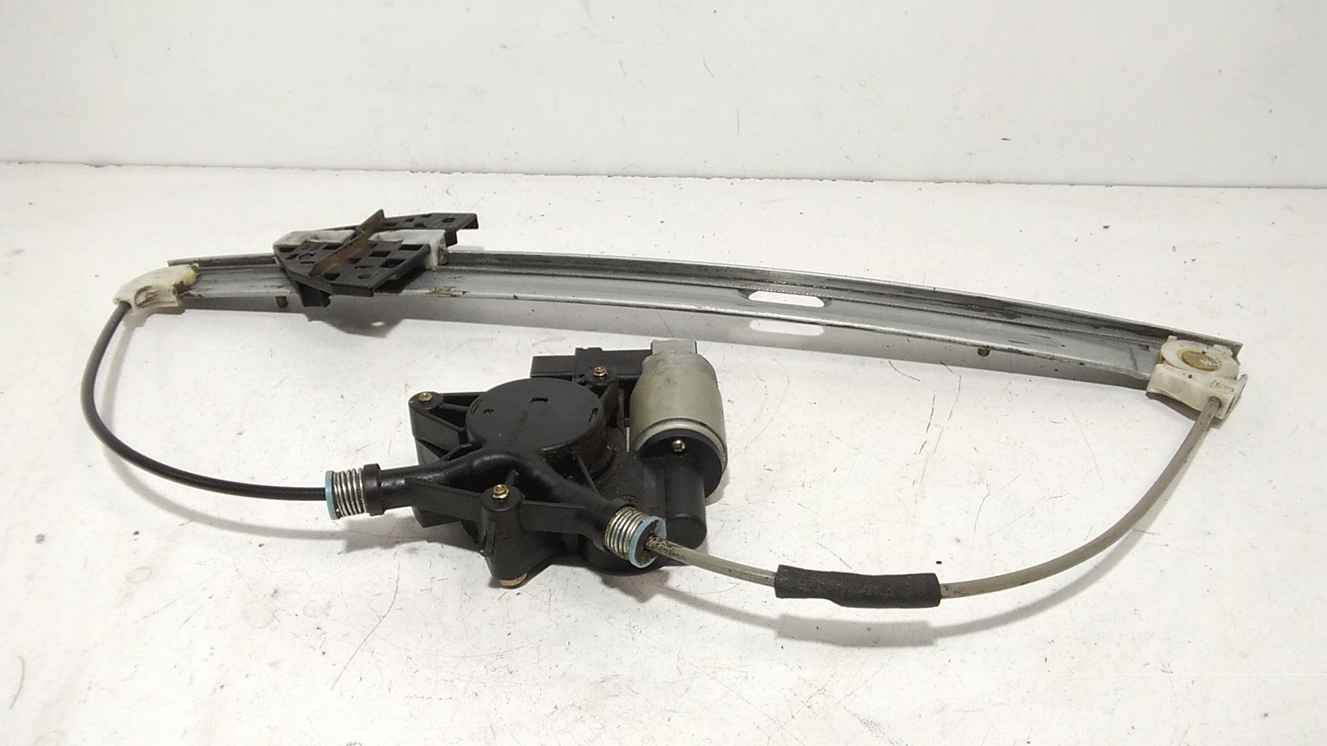 Alzacristallo Porta Ant. Destro BP4K58590A Usato