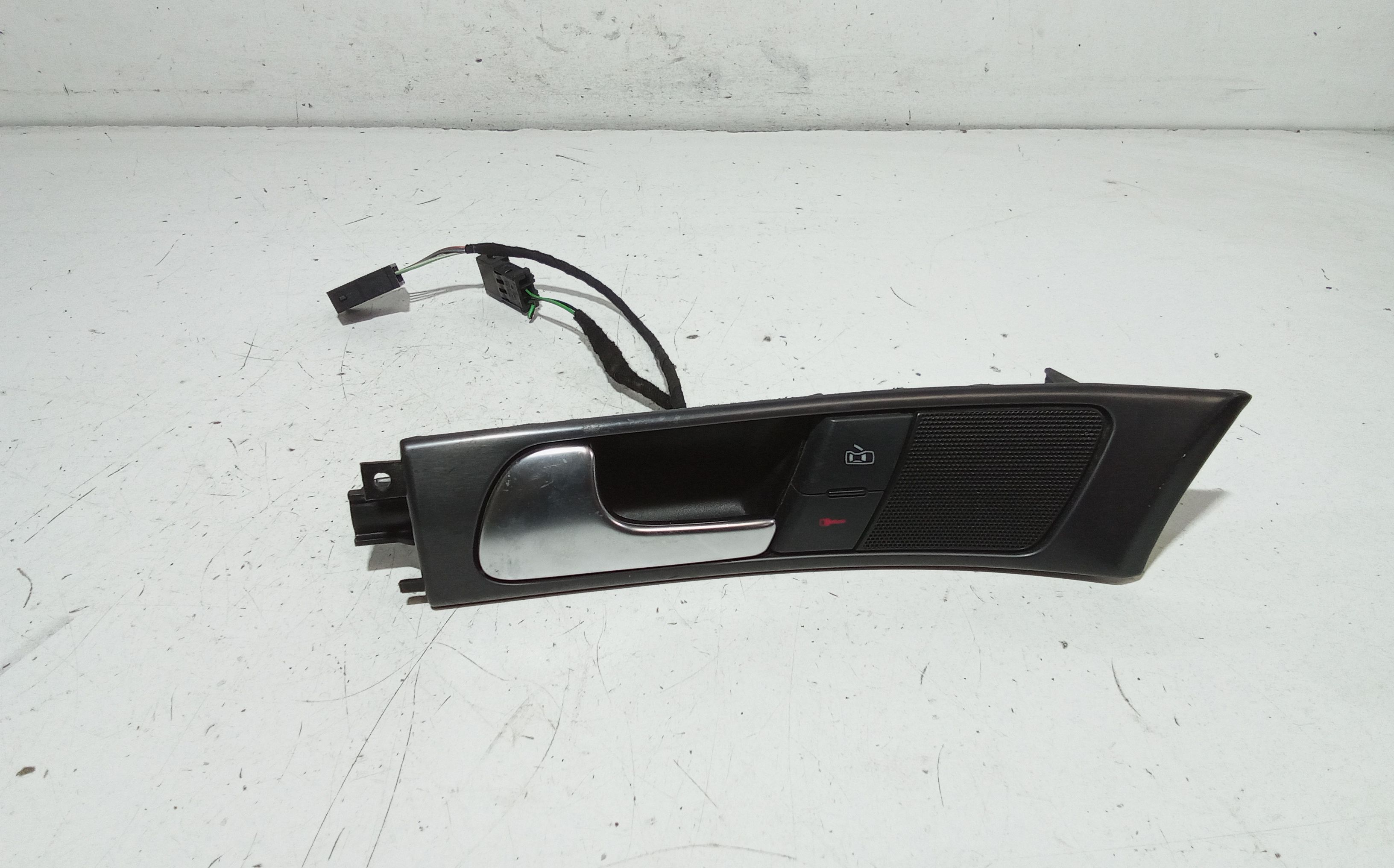 Maniglia Int. Apertura Porta Ant. Sinistro 4B1837019G1V5 Usato