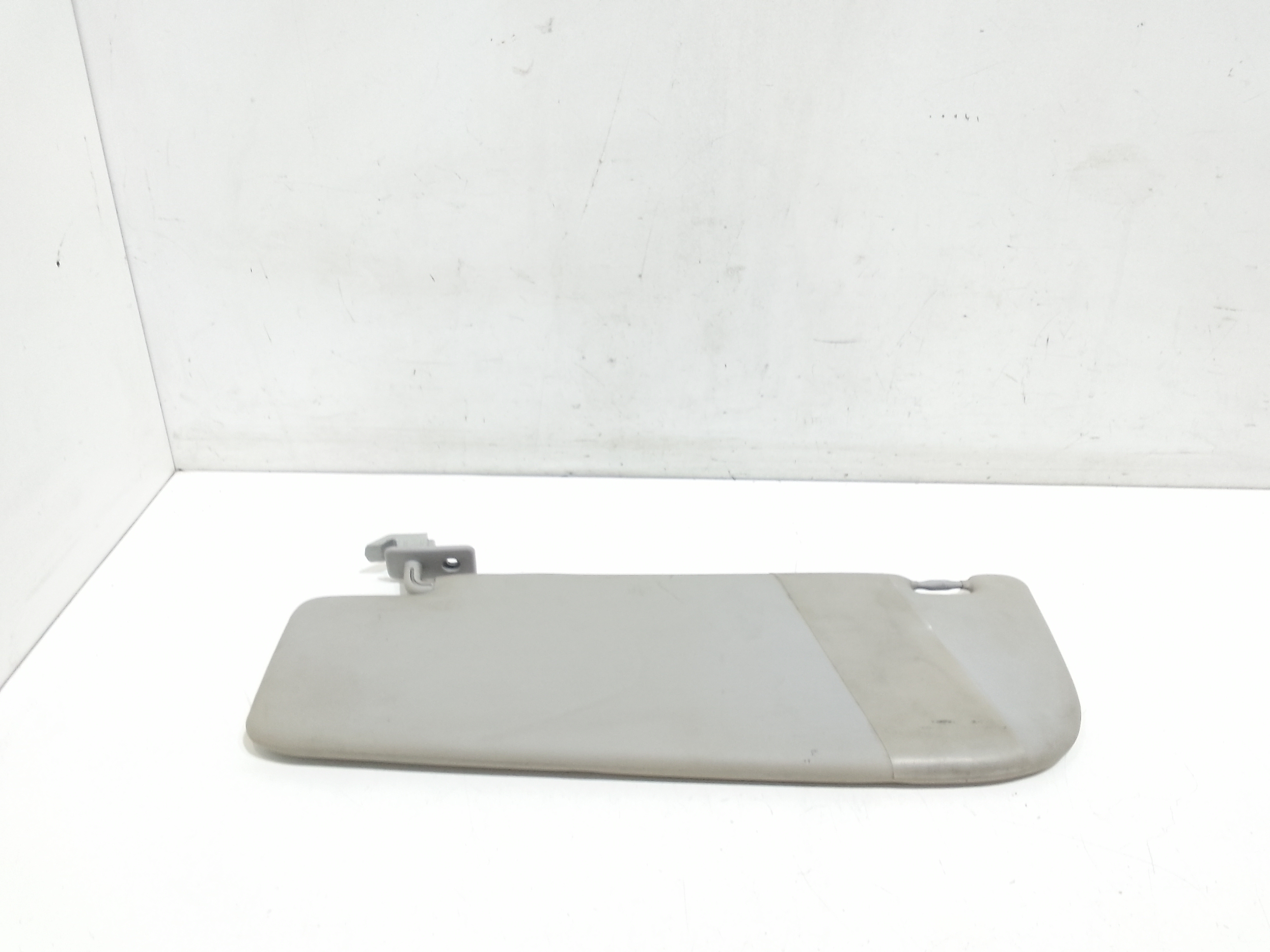 Aletta Parasole Parabrezza Sinistro 1609010180 Usato