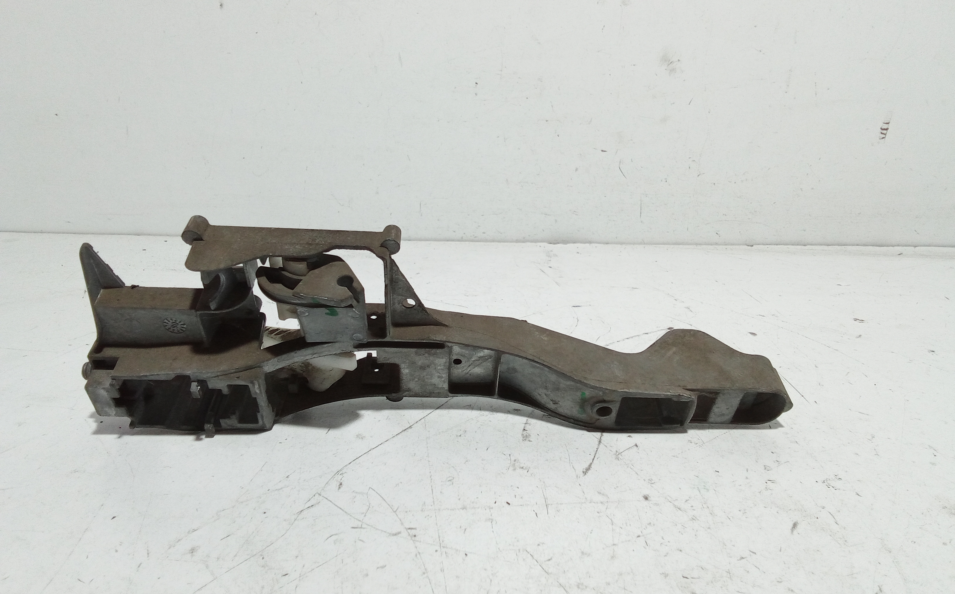 Supporto Maniglia Est. Porta Ant. Destro Usato