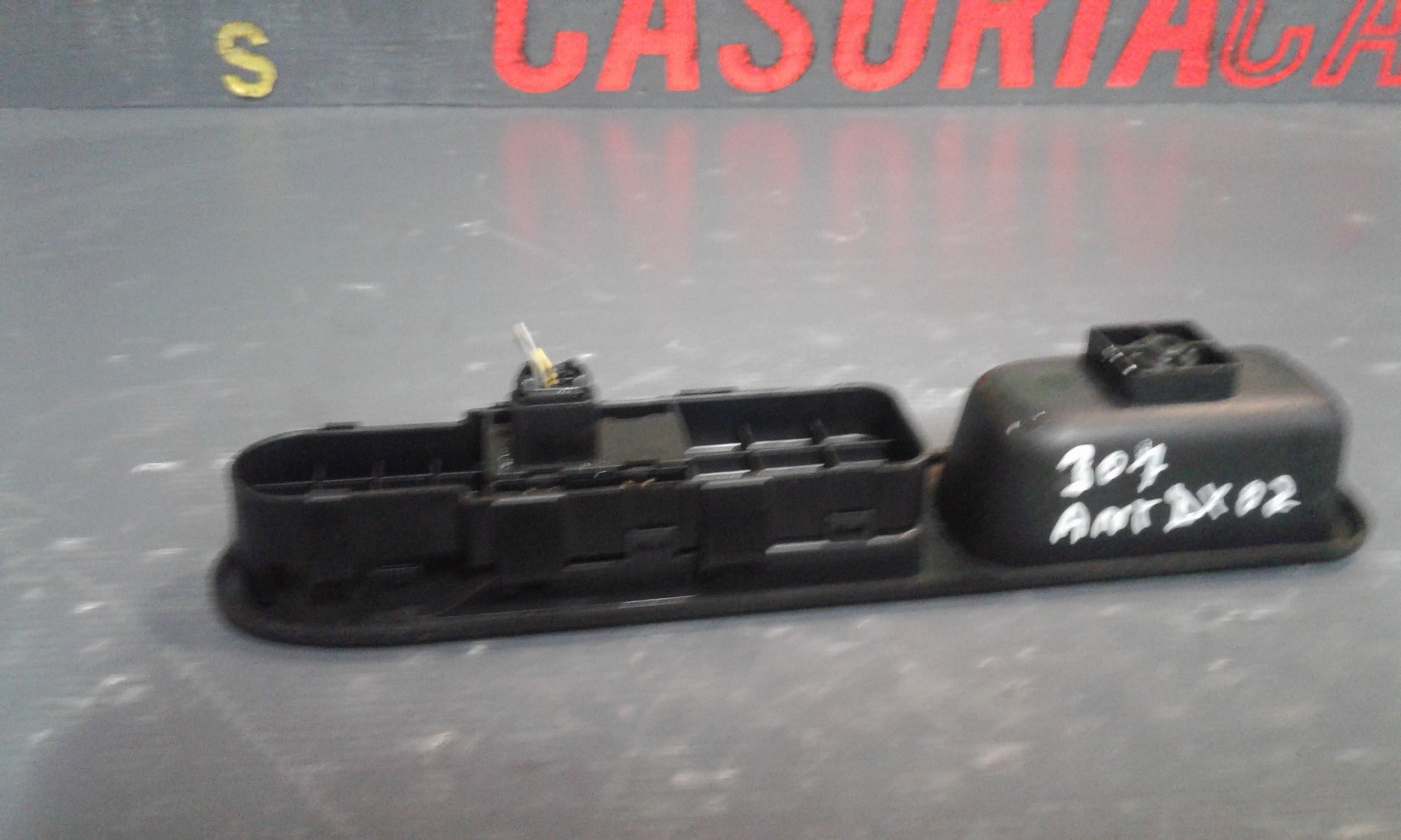 Interruttore Alzacristalli Porta Ant. Destro Usato