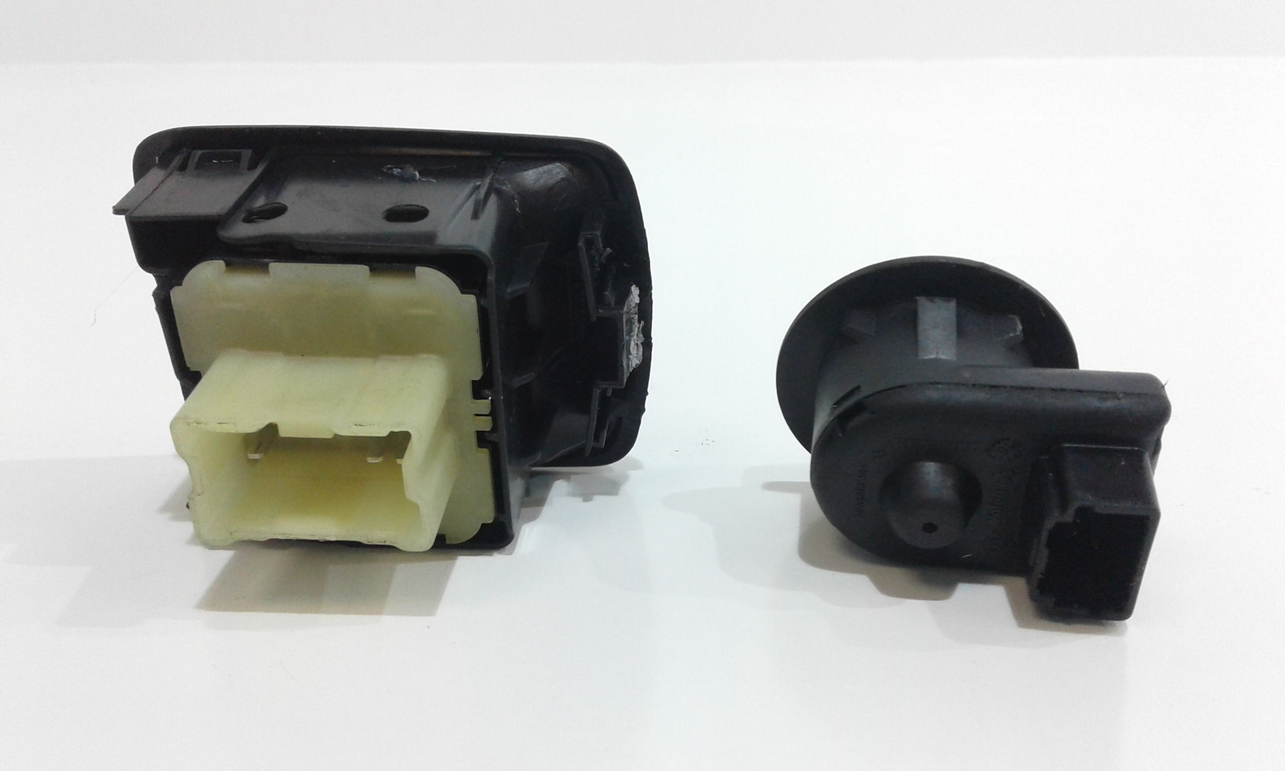 Interruttore Alzacristalli Porta Ant. Sinistro Usato