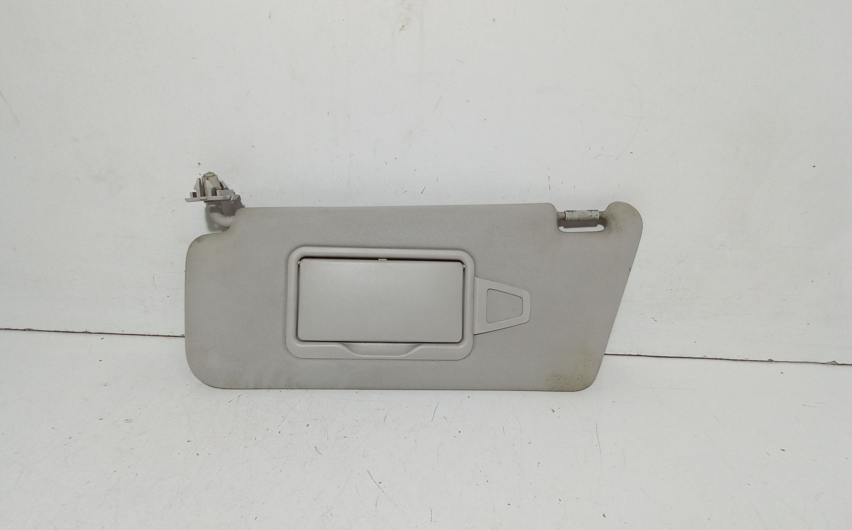 Aletta Parasole Parabrezza Sinistro A16981001107H48 Usato