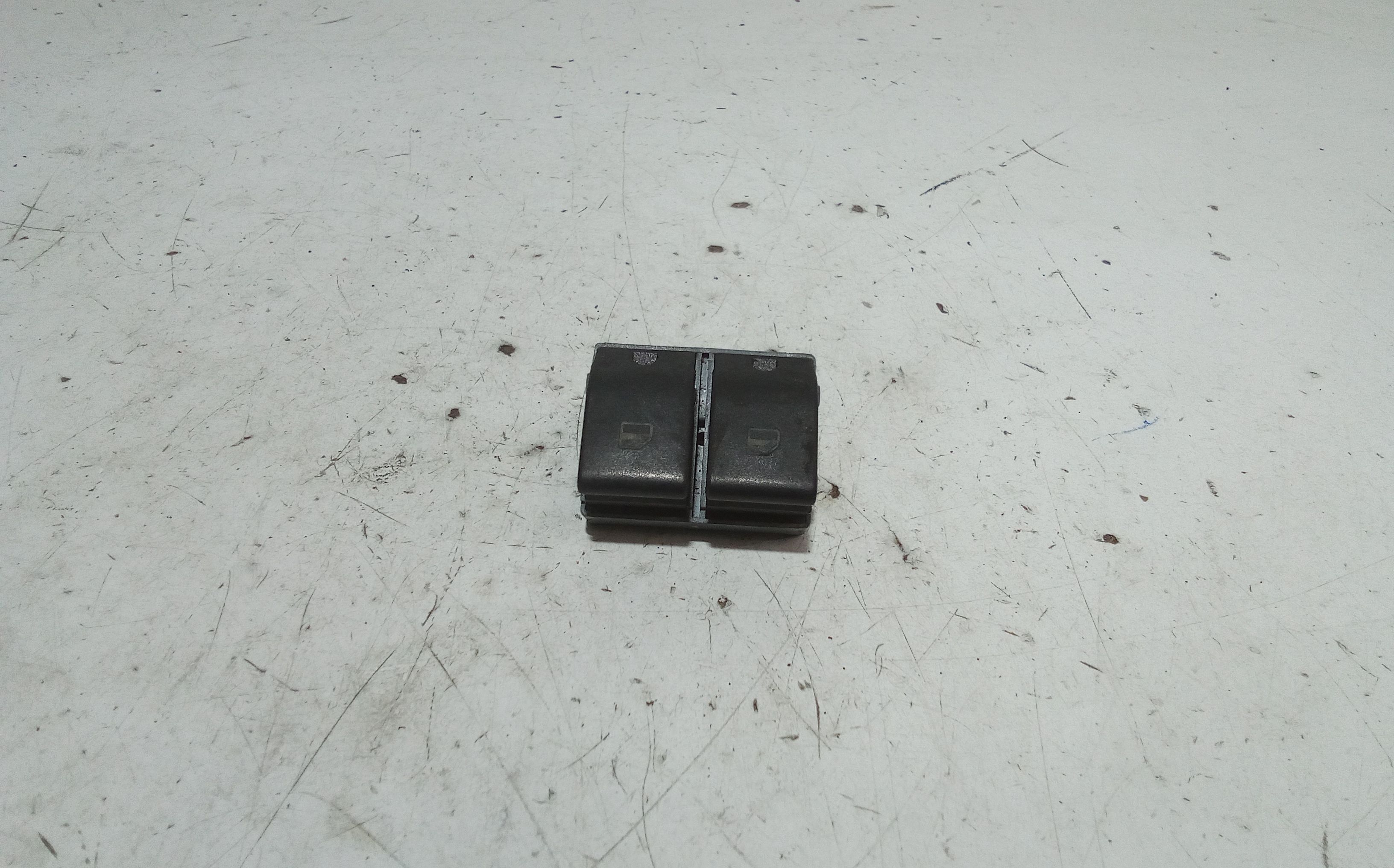 Interruttore Alzacristalli Porta Ant. Sinistro Usato