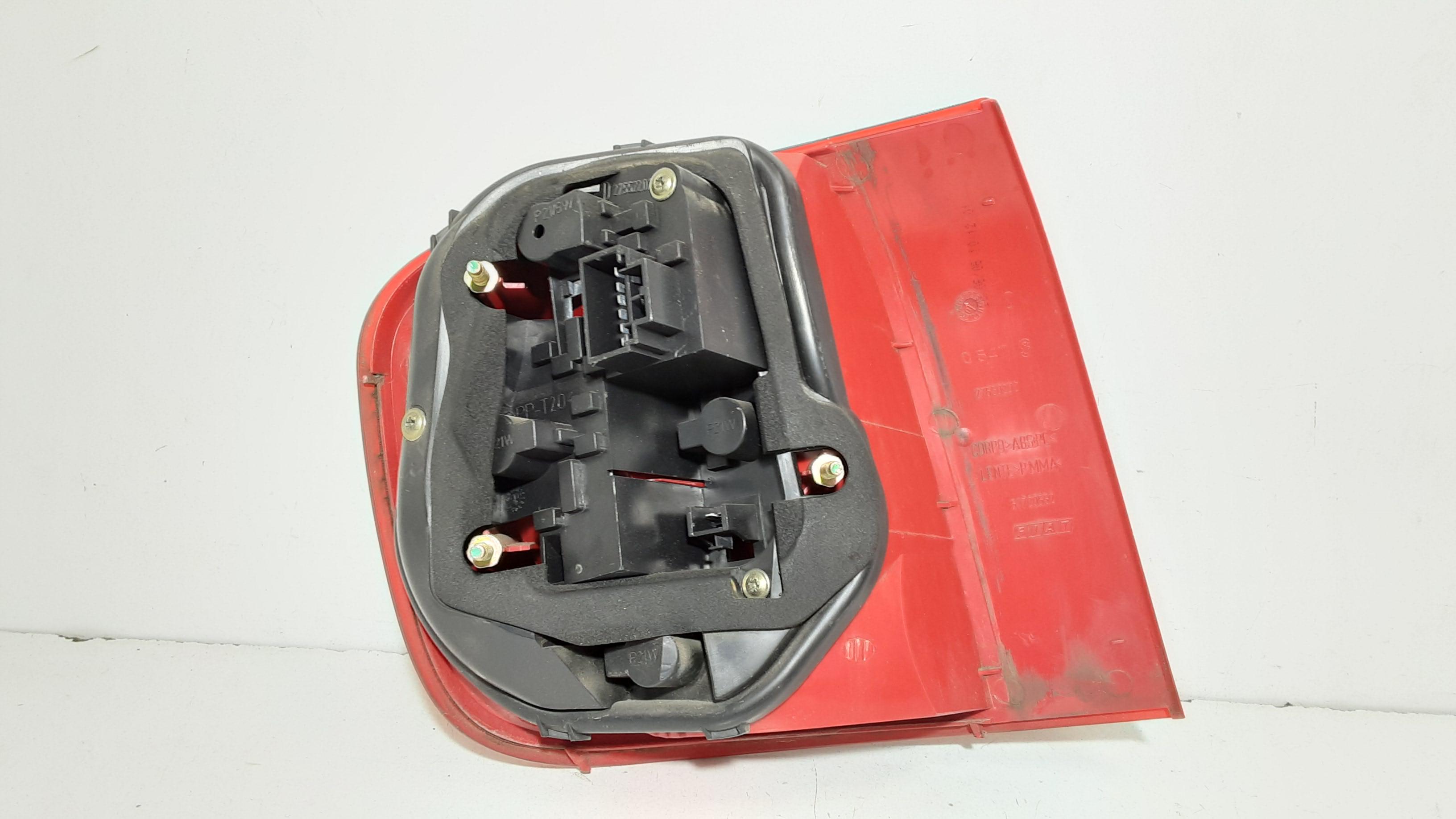 Fanale Post. Destro 51720552 Usato