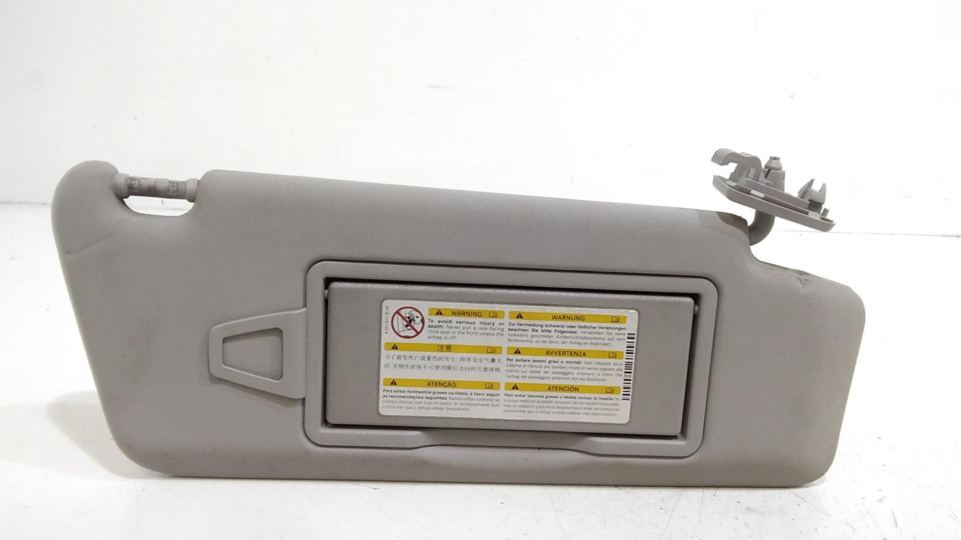 Aletta Parasole Parabrezza Destro A20481046109E86 Usato