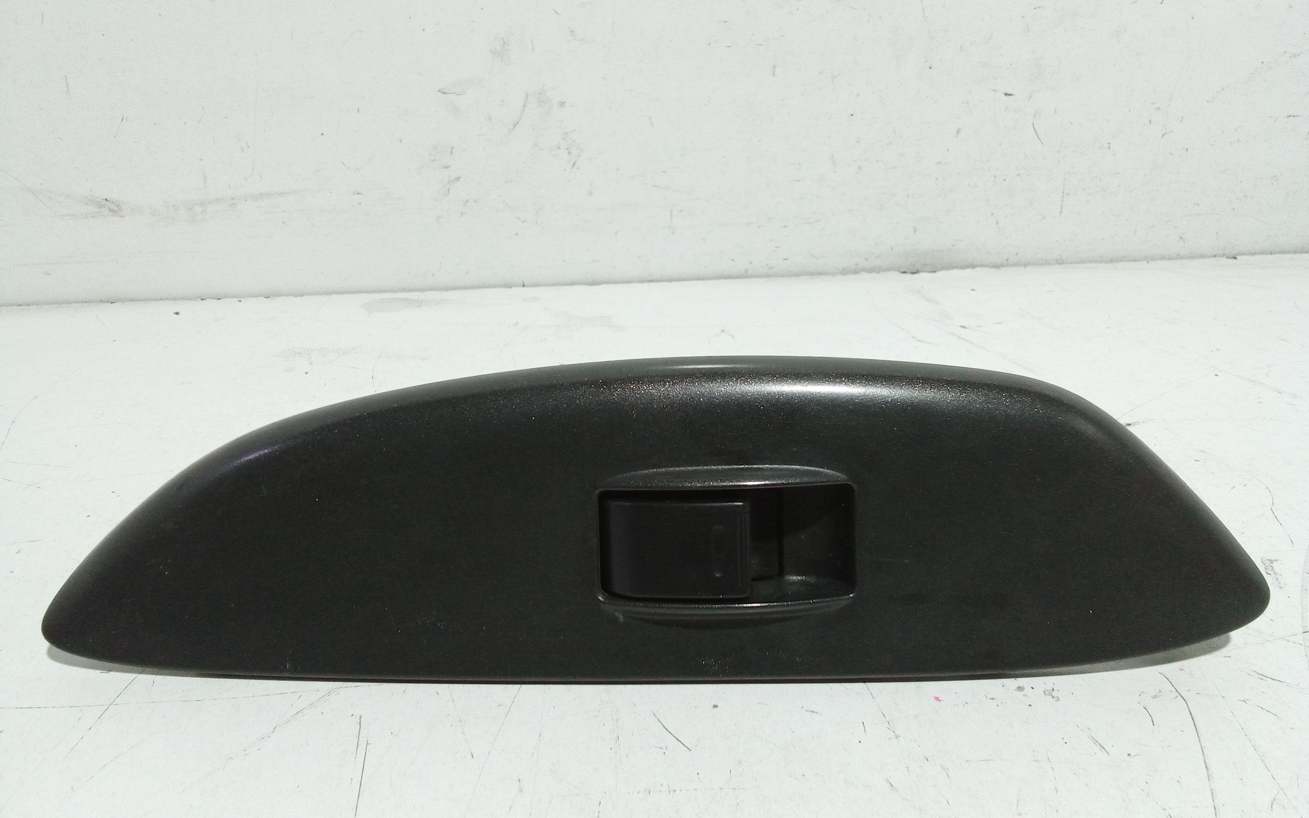 Interruttore Alzacristalli Porta Ant. Destro 8481012080 Usato