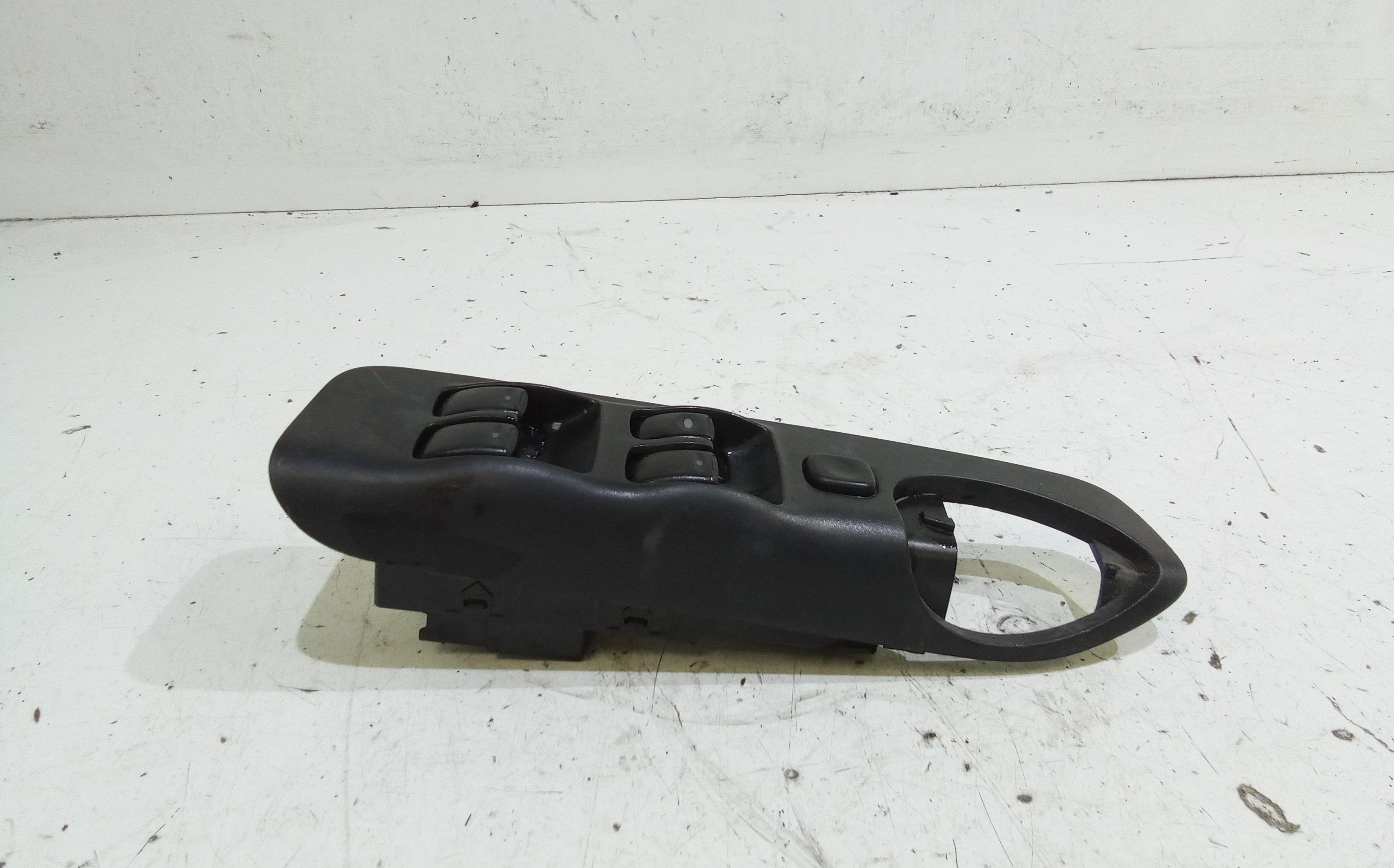 Interruttore Alzacristalli Porta Ant. Sinistro Usato