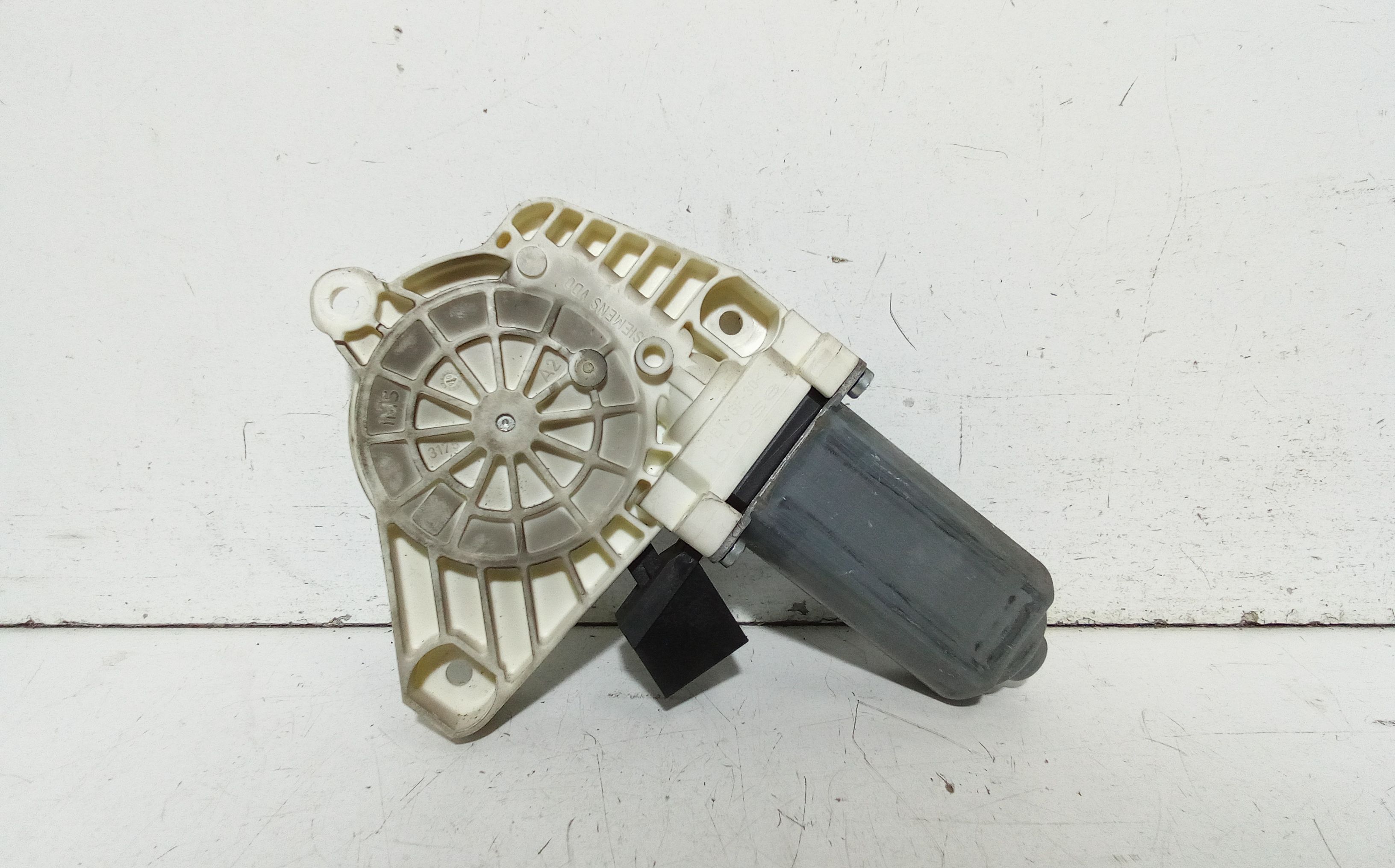 Motorino Alzacristallo Porta Ant. Destro A1698204242 Usato