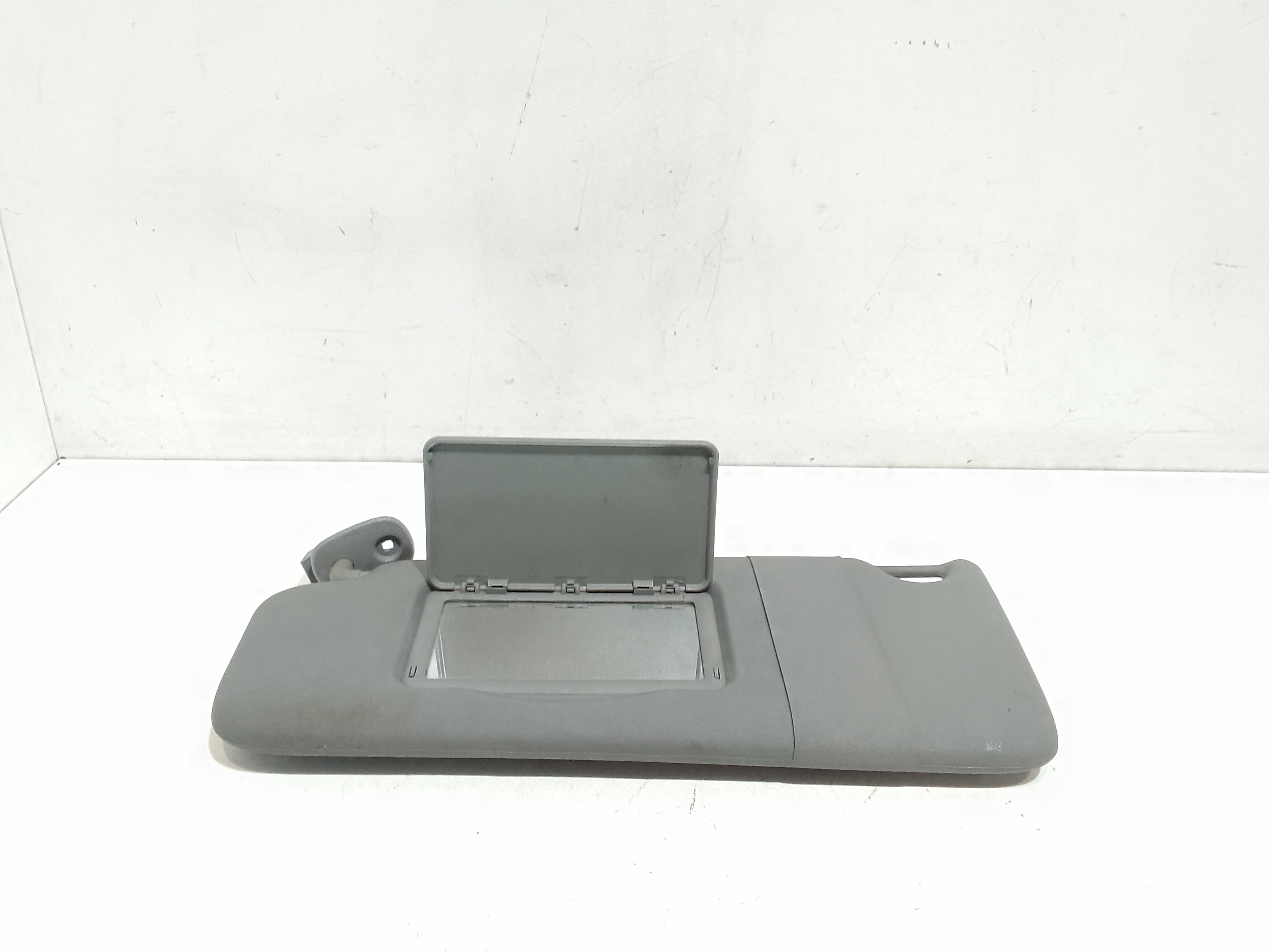 Aletta Parasole Parabrezza Sinistro 8200249085 Usato