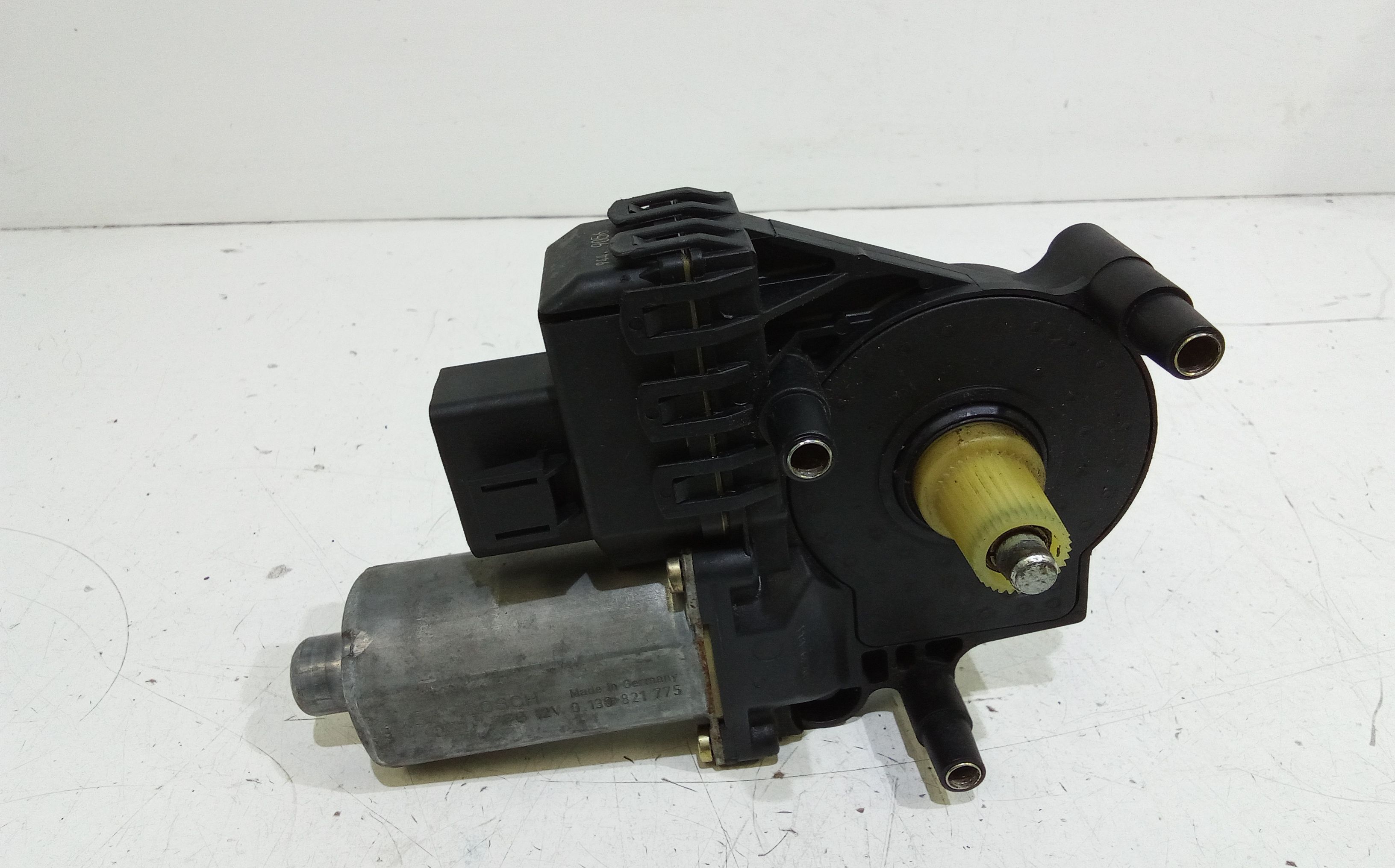 Motorino Alzacristallo Porta Ant. Sinistro 4B0959801E Usato