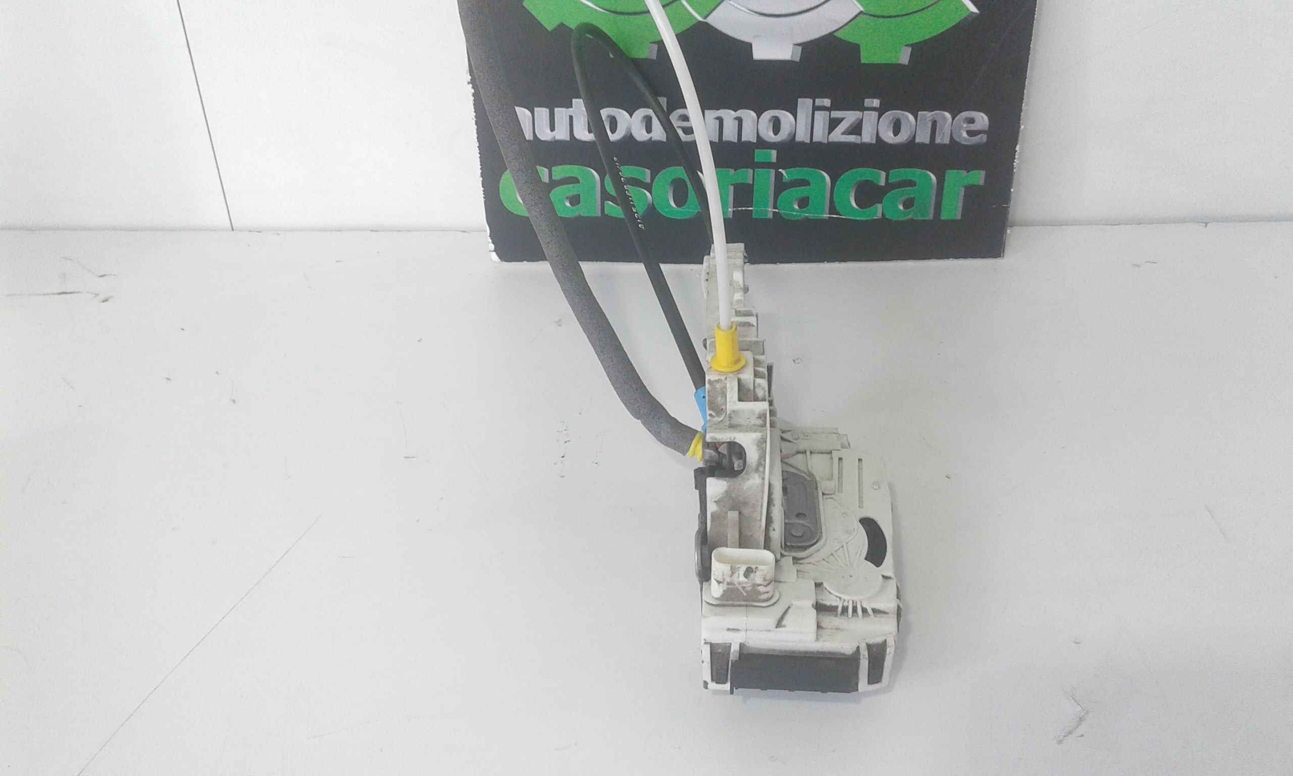 Serratura Porta Ant. Destro A9067201735 Usato