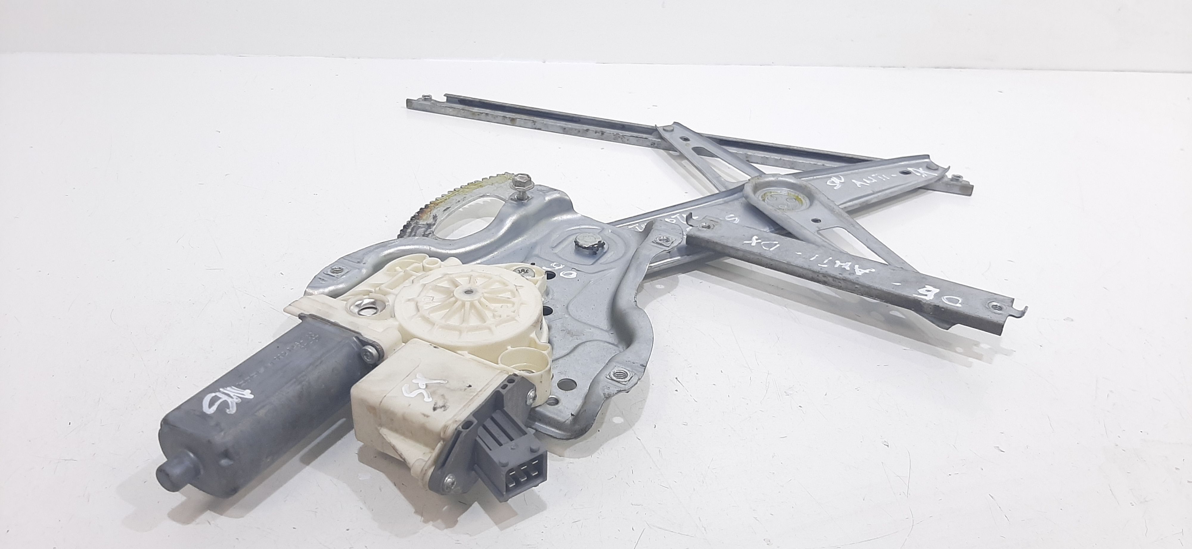 Alzacristallo Porta Ant. Destro Usato