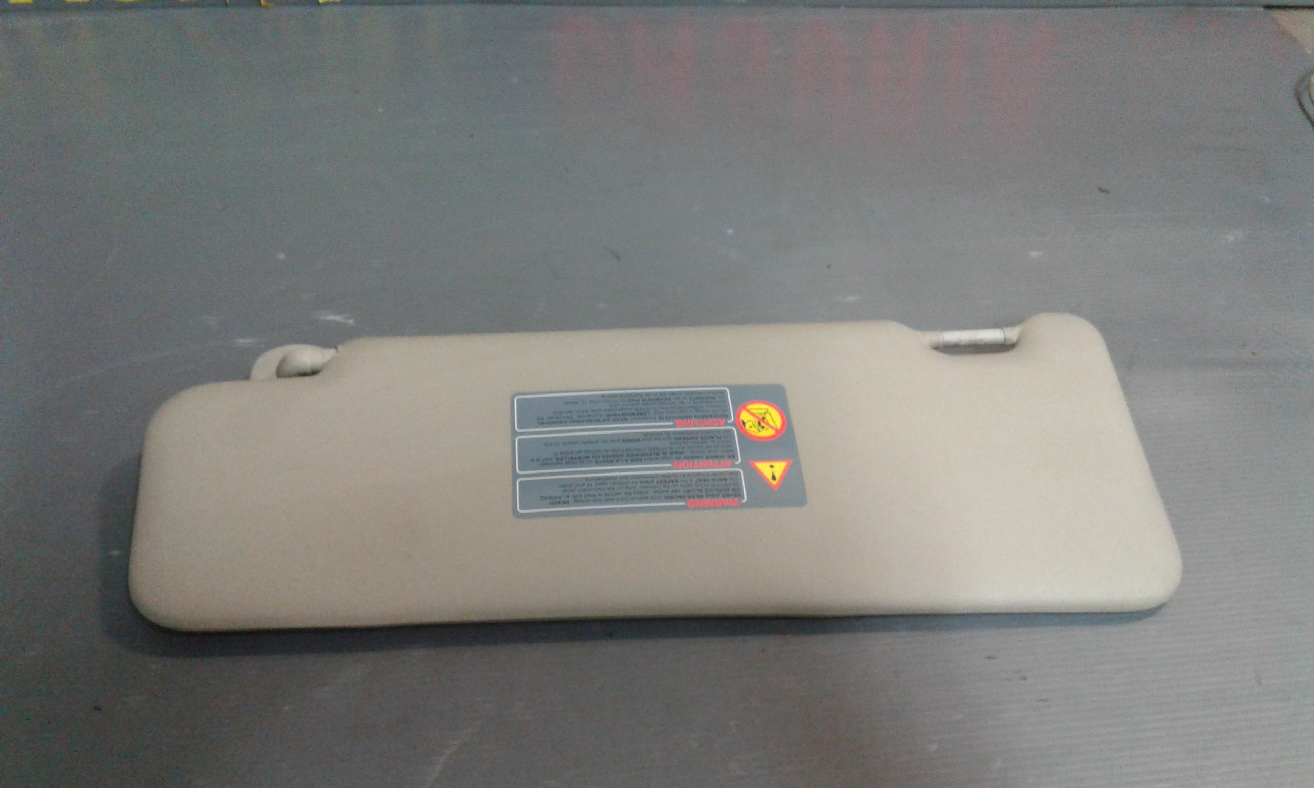 Aletta Parasole Parabrezza Destro 964006322R Usato