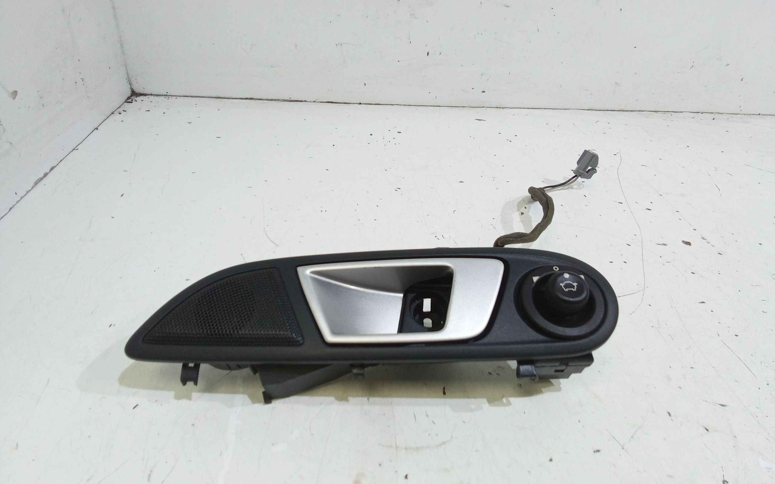 Maniglia Int. Apertura Porta Ant. Sinistro 1579323 Usato