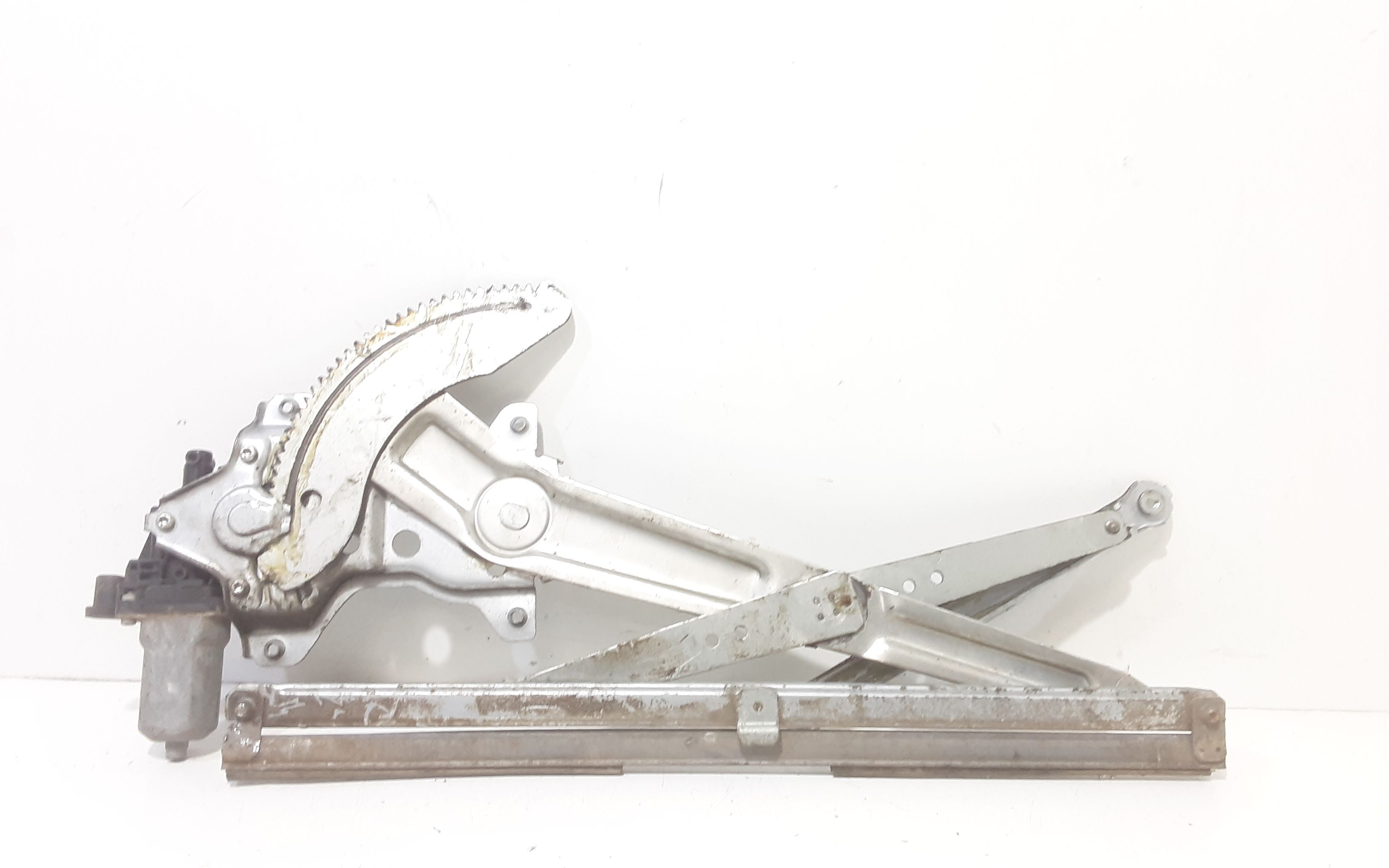 Alzacristallo Porta Ant. Destro 8341051K01000 Usato