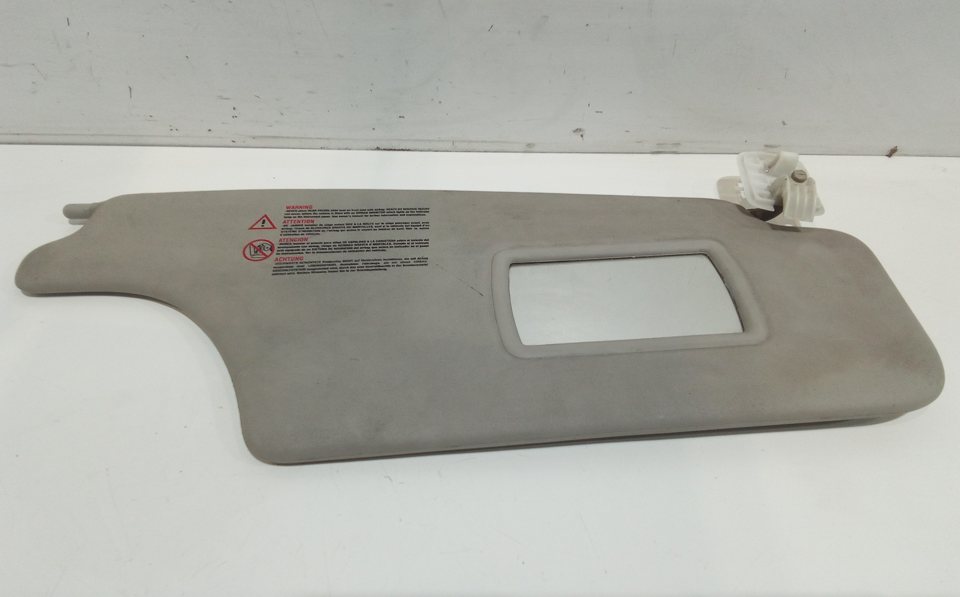 Aletta Parasole Parabrezza Destro 8200213199 Usato