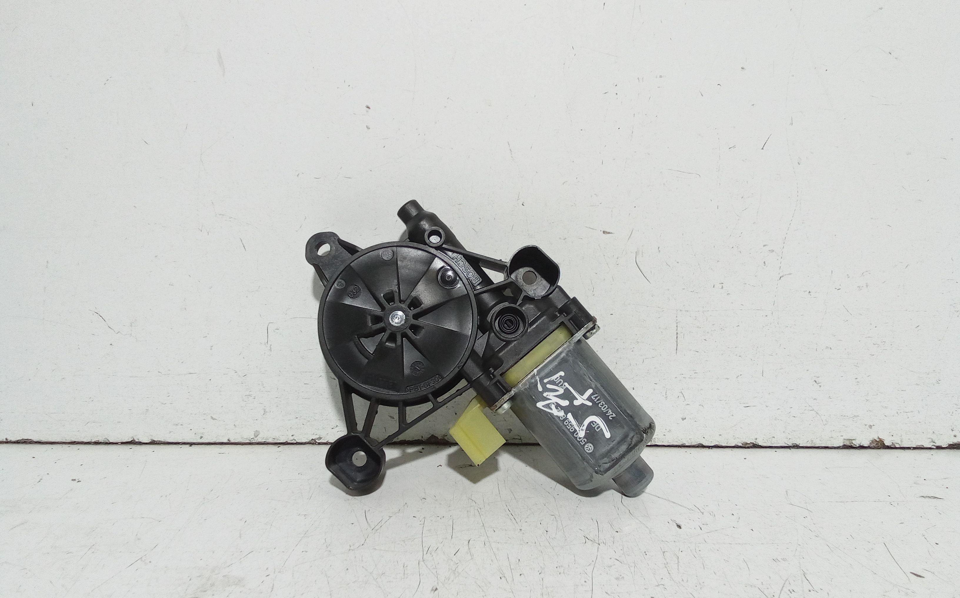 Motorino Alzacristallo Porta Ant. Sinistro 5Q0959802B Usato