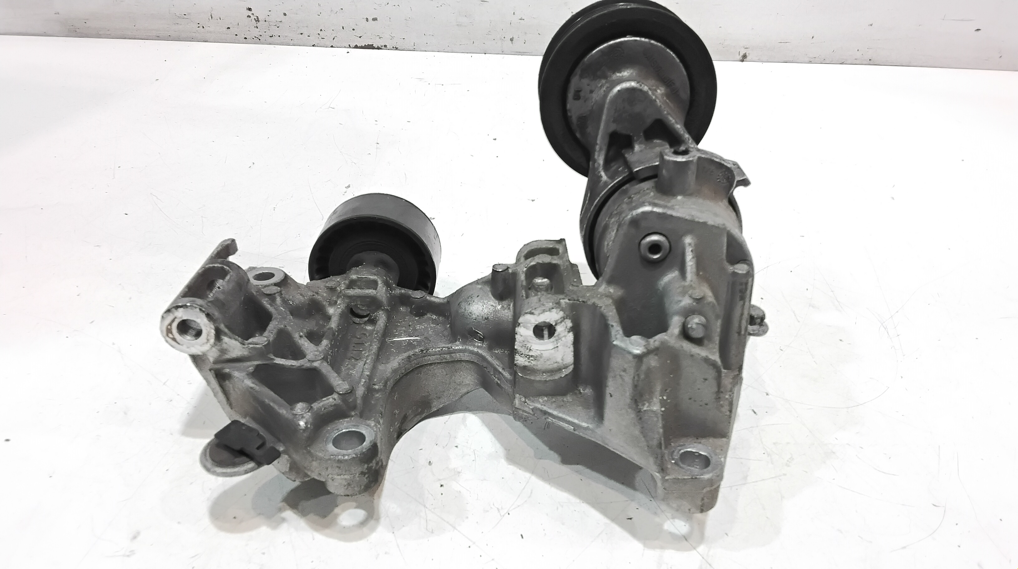 Supporto Alternatore A2811550035 Usato