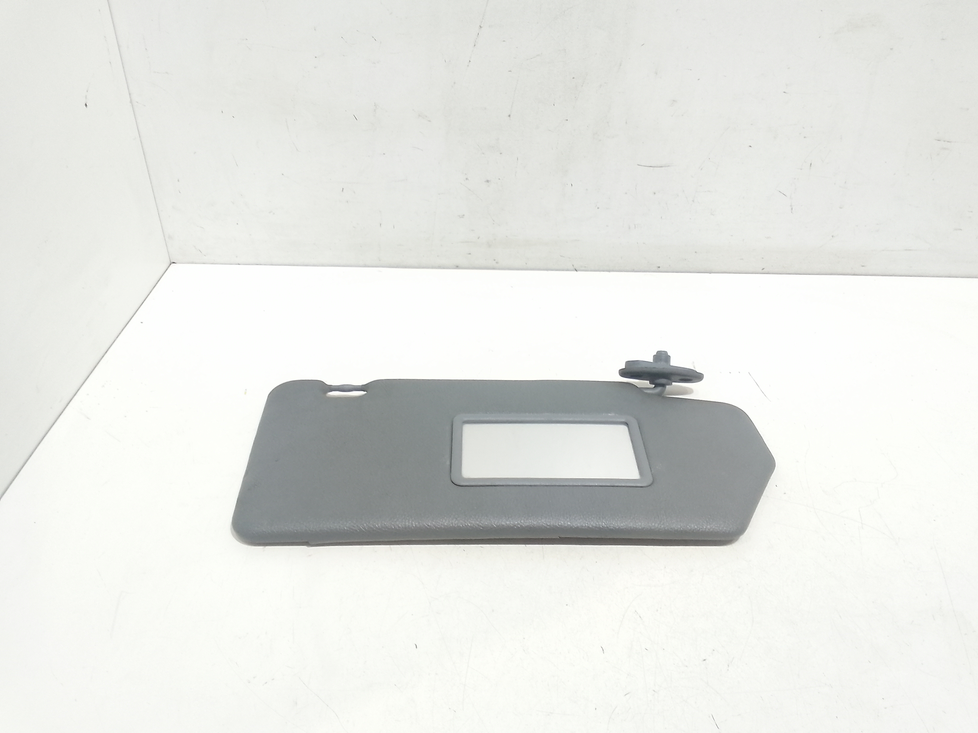 Aletta Parasole Parabrezza Destro 718401631 Usato